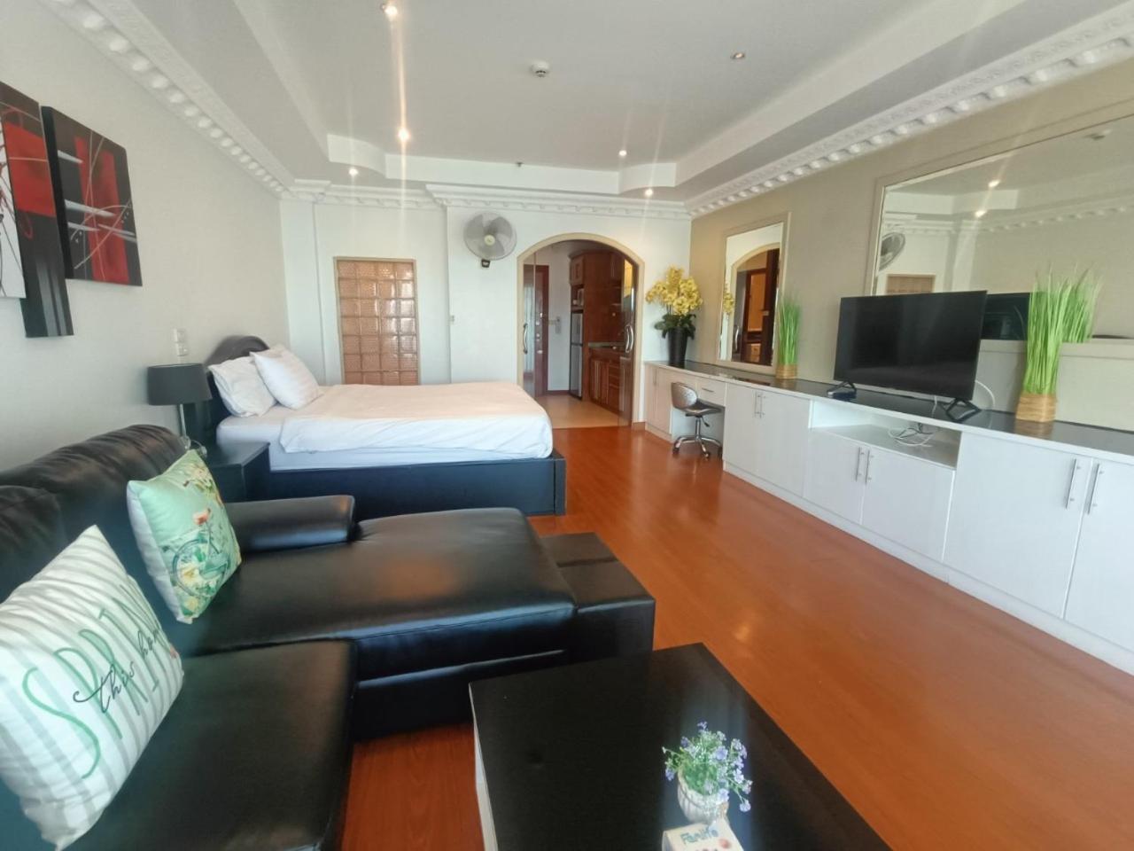 View Talay 6 By Honey Apartment