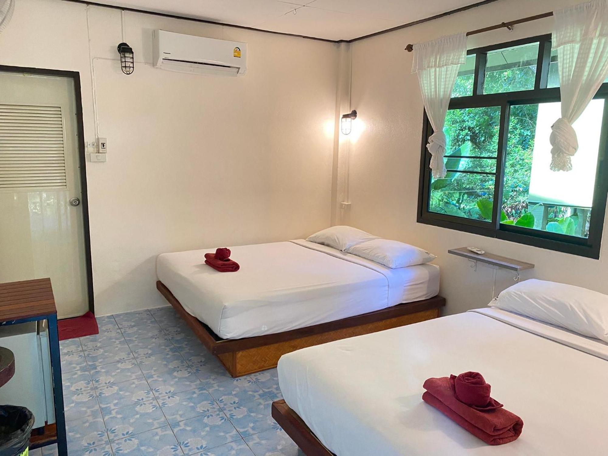 Resort Khao Sok Jungle Huts 3*