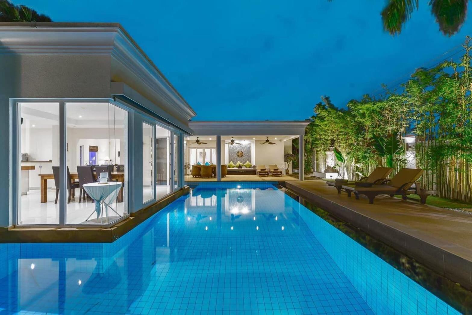 Villa Pool Pattaya H52 *