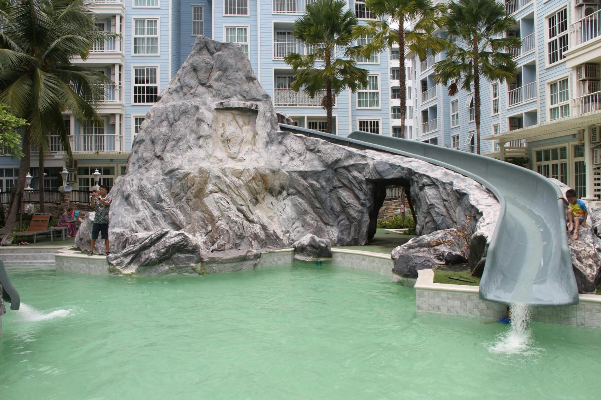 Grand Florida芭提雅带免费游泳池温泉桑拿浴和健身房瑜伽室私家海滩公寓e206