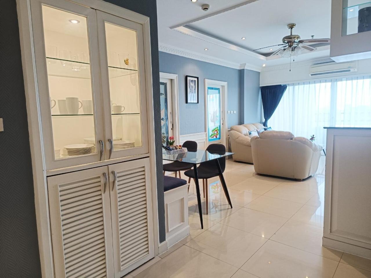 View Talay 6 By Honey Apartment