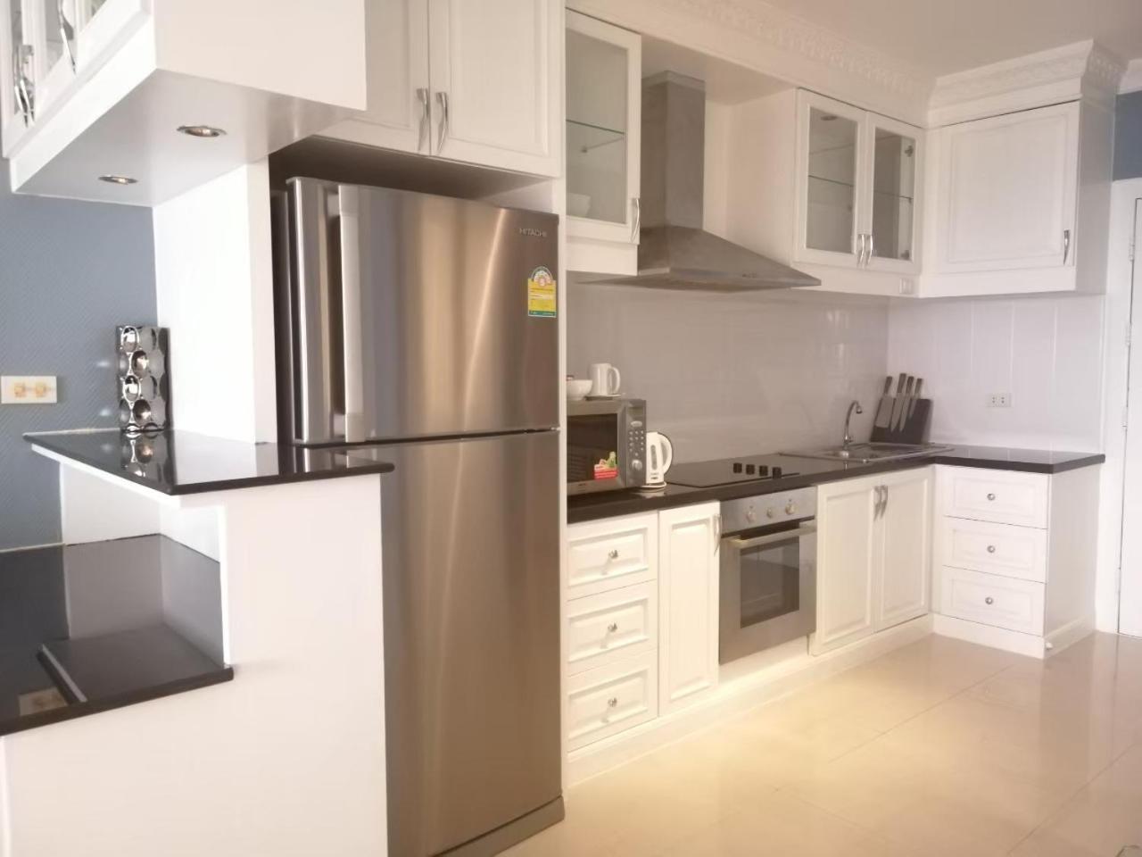 Apartment View Talay 6 By Honey Pattaya
