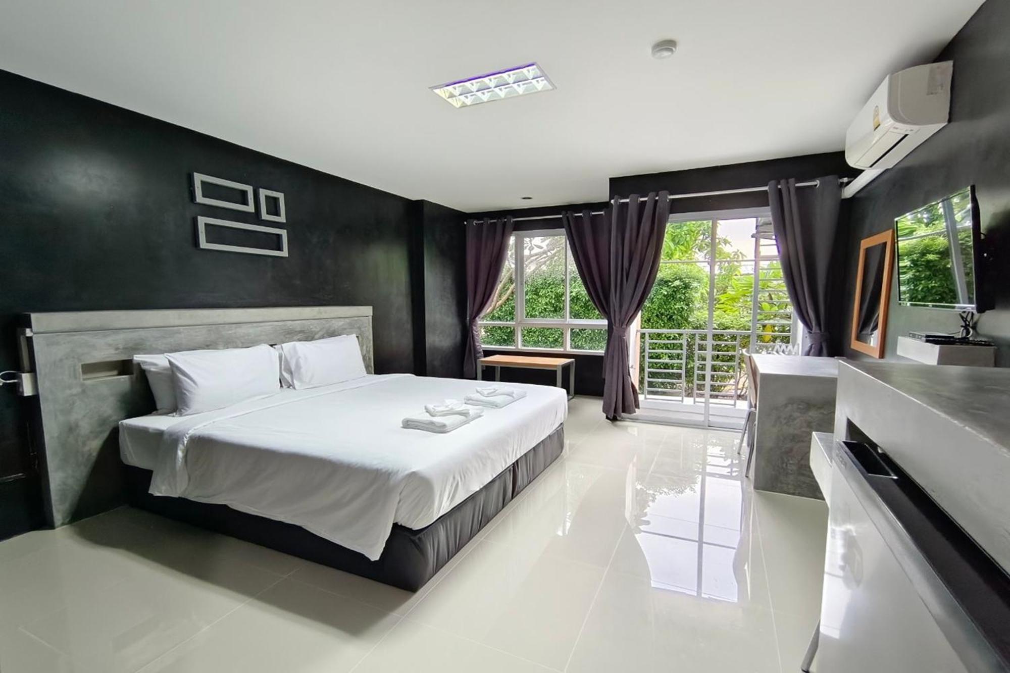 Nano Place Hotel Ban Rai (Chon Buri)
