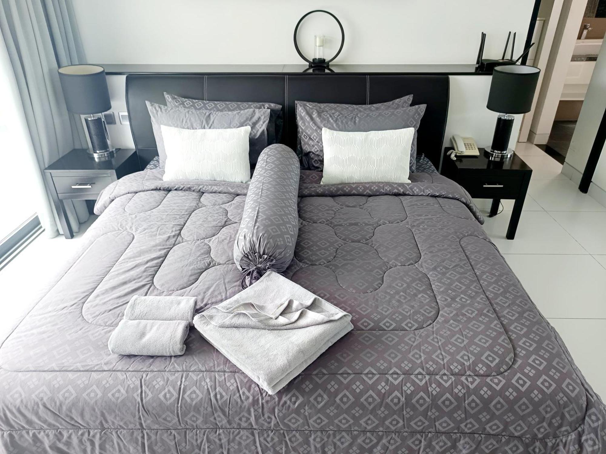 Twin Sands Penthouse * Patong