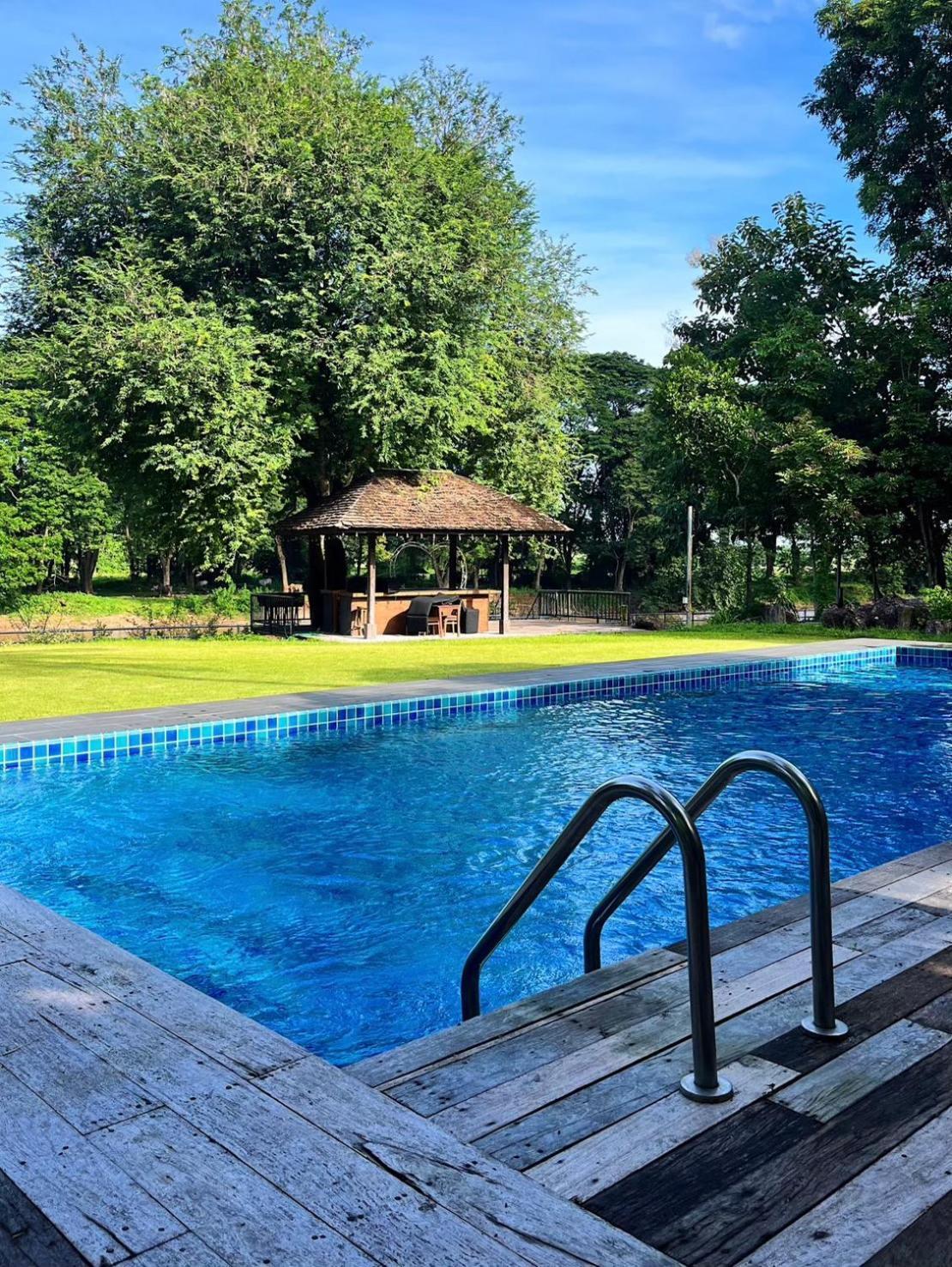 Riverhouse Resort 3*
