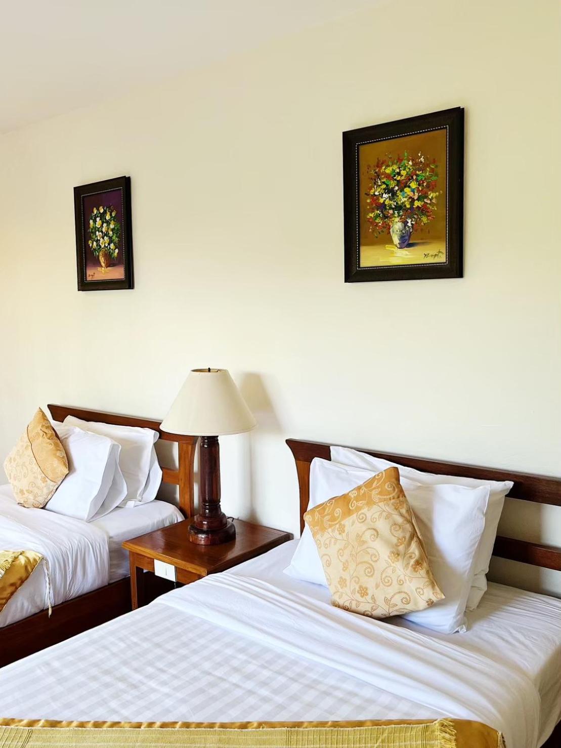 Riverhouse Resort 3*
