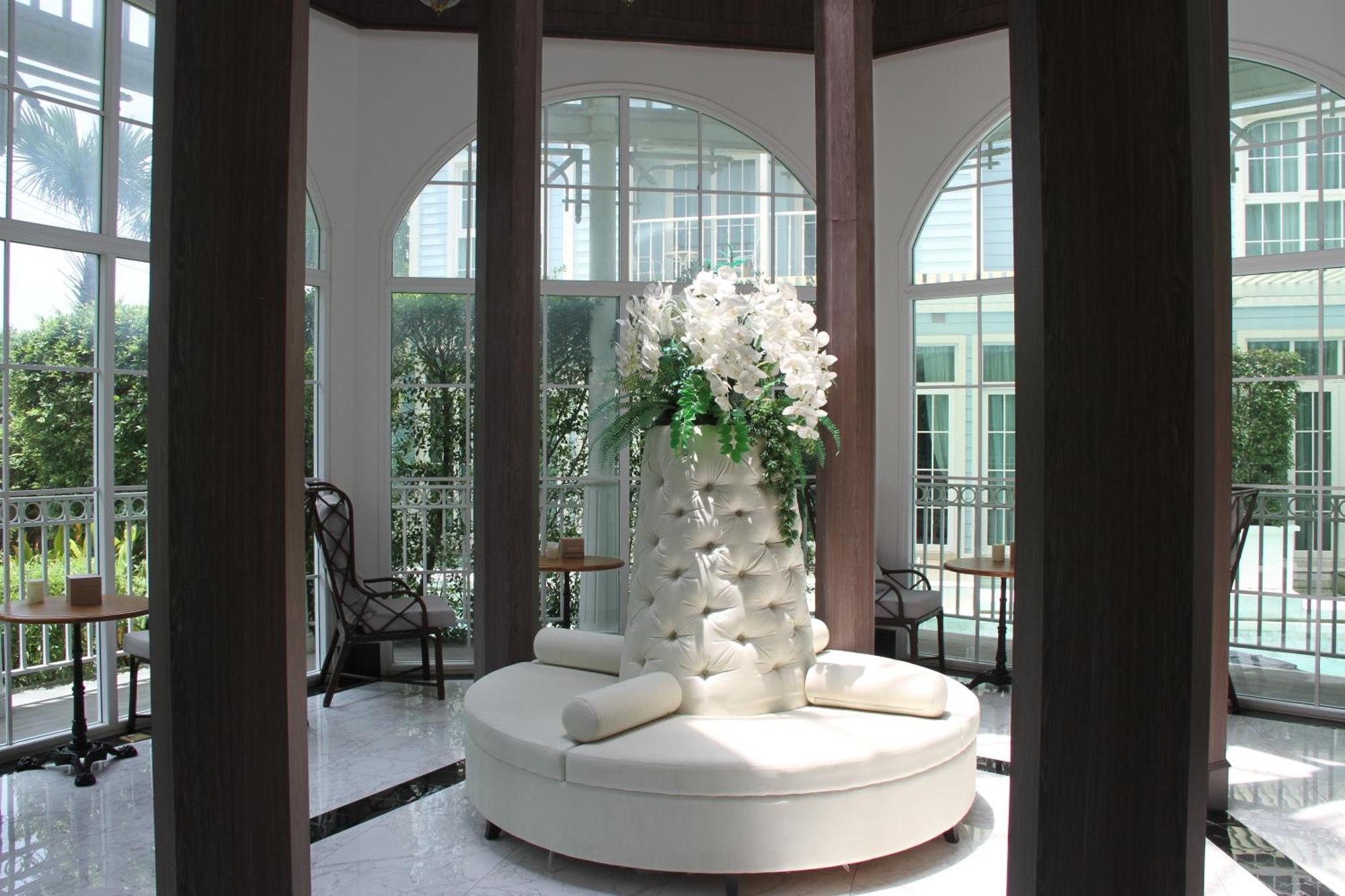 Grand Florida芭提雅带免费游泳池温泉桑拿浴和健身房瑜伽室私家海滩公寓e206