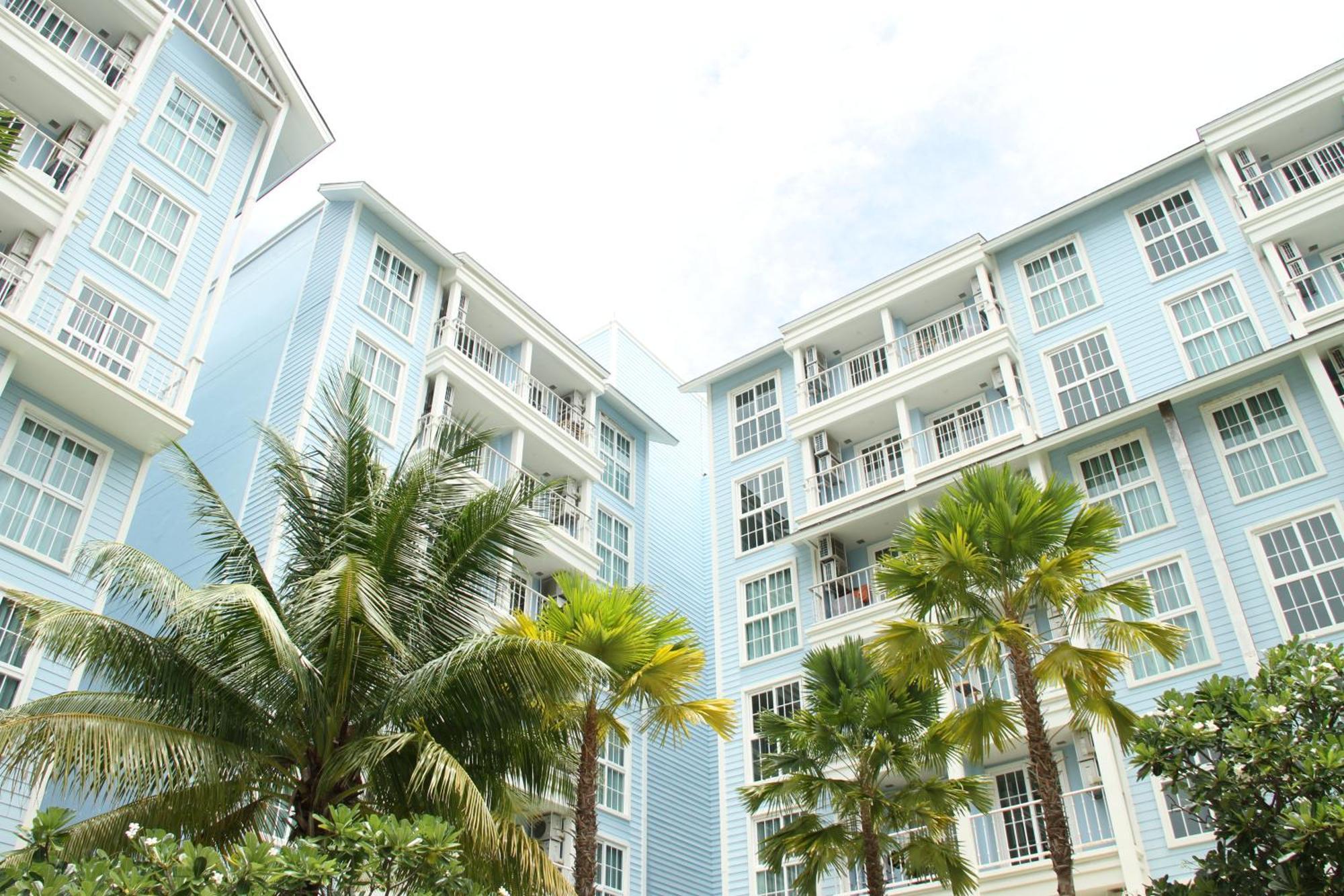 Grand Florida芭提雅带免费游泳池温泉桑拿浴和健身房瑜伽室私家海滩公寓e206