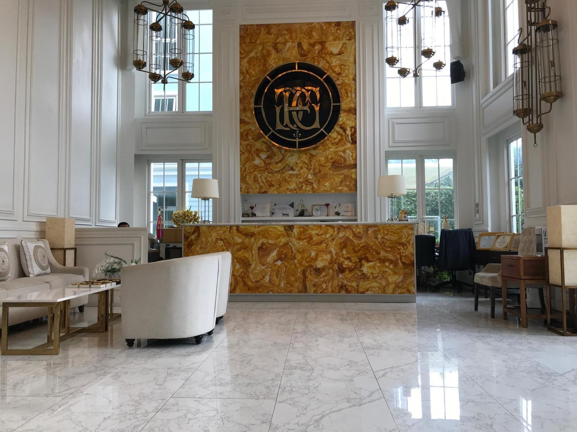 Grand Florida芭提雅带免费游泳池温泉桑拿浴和健身房瑜伽室私家海滩公寓e206 *