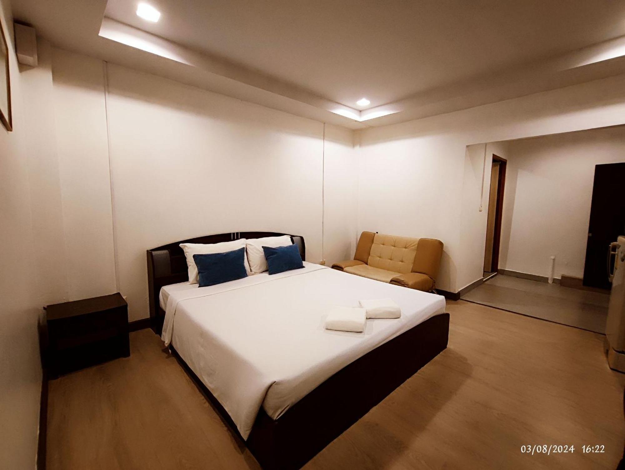 Guest house Smile Court By Mike Group 2*