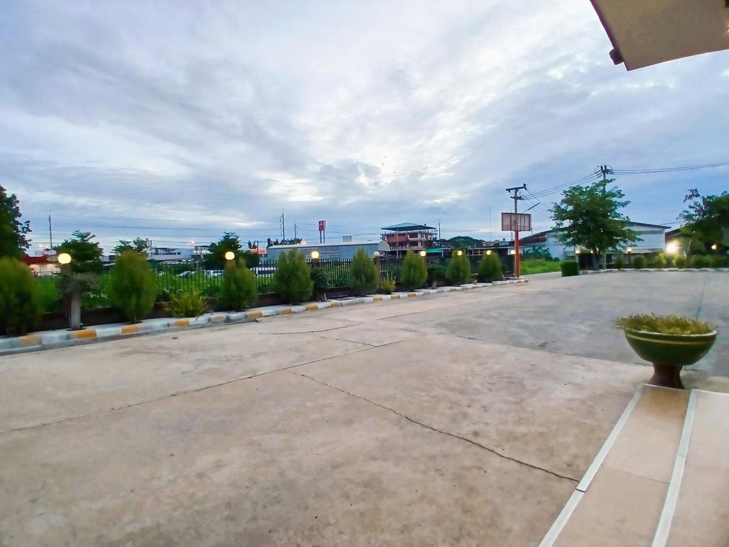 Grand 2* Lopburi