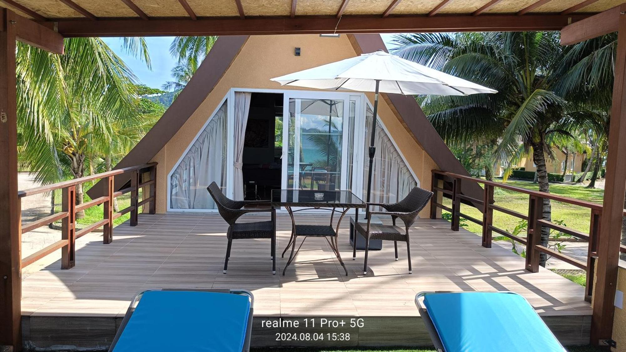 Villa White 32b