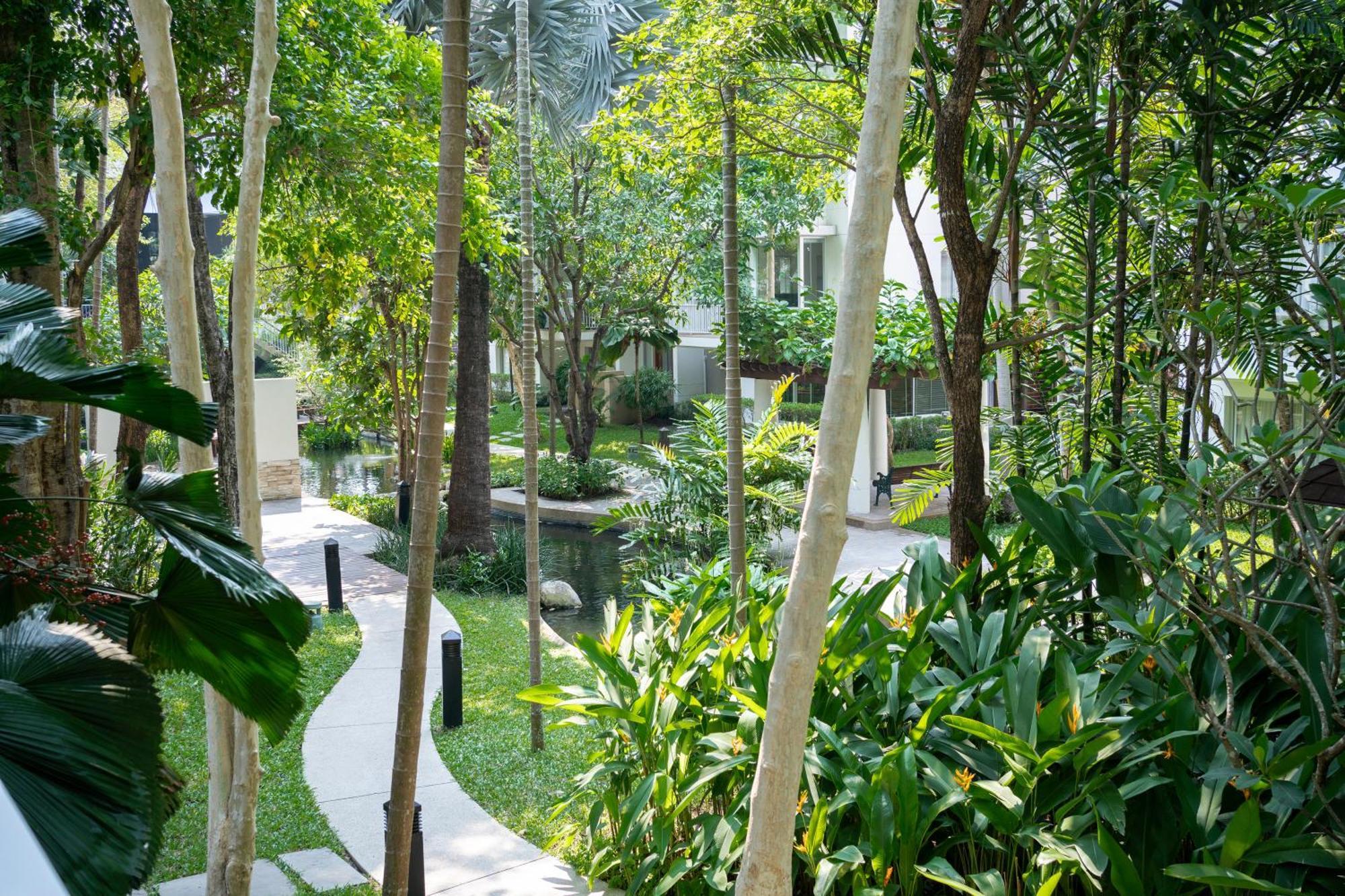 The Park Nine Srinakarin Hotel