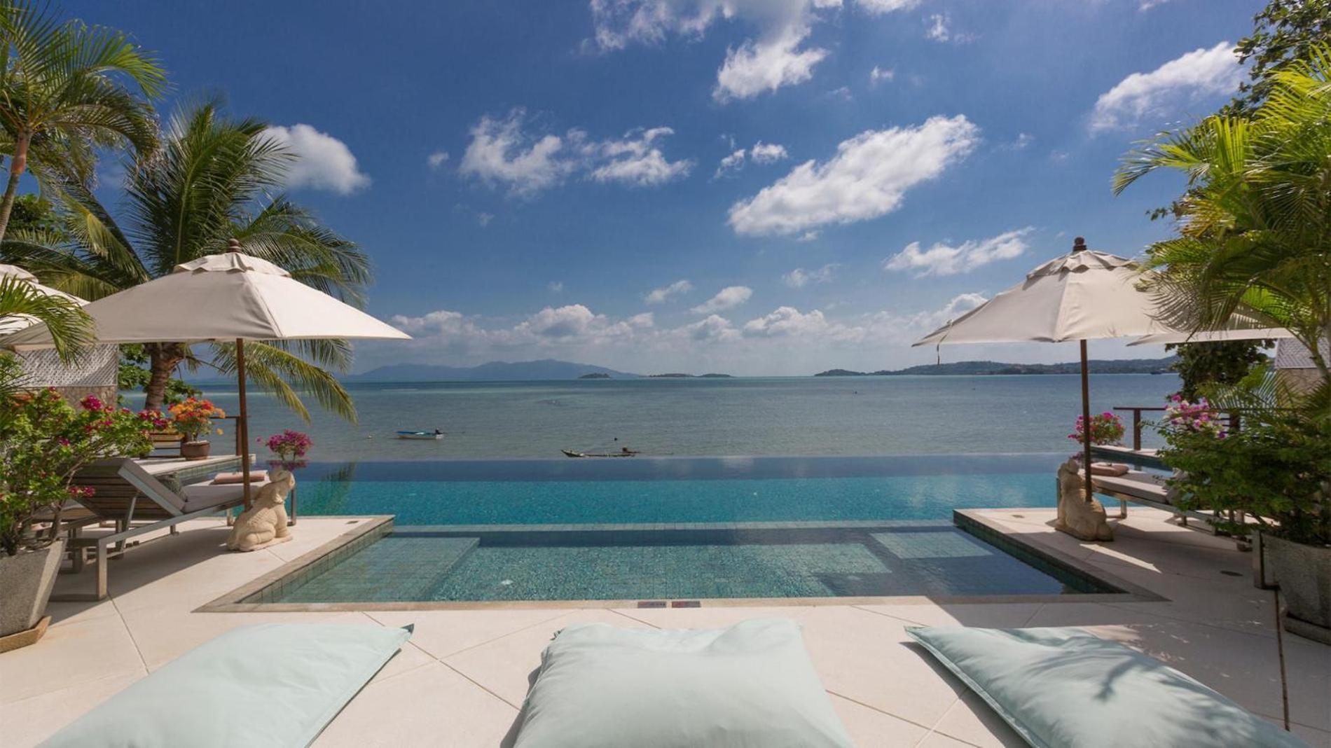 Chic Baan Capo - Luxury Four Bedroom Beachfront