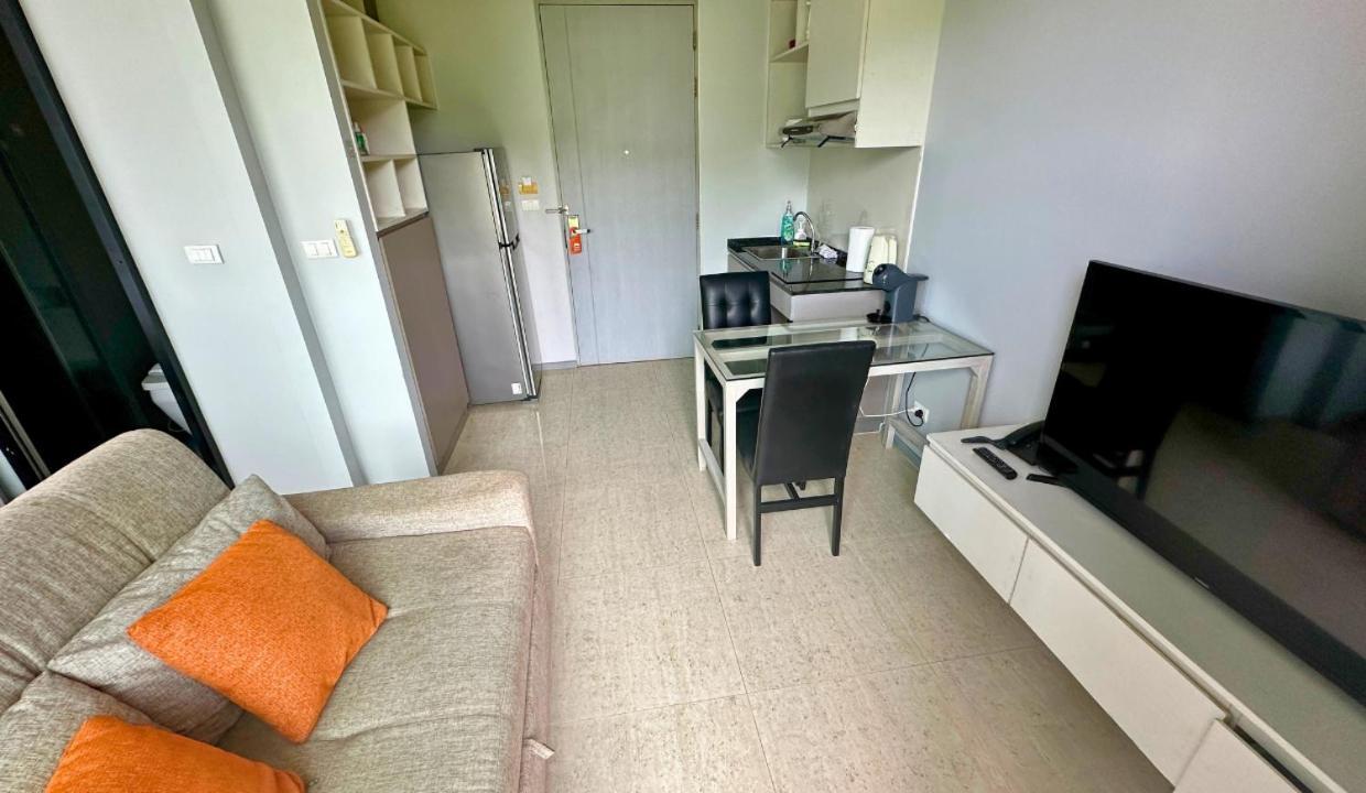 Apartment 6th Avenue