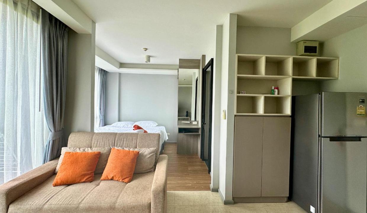 Apartment 6th Avenue *