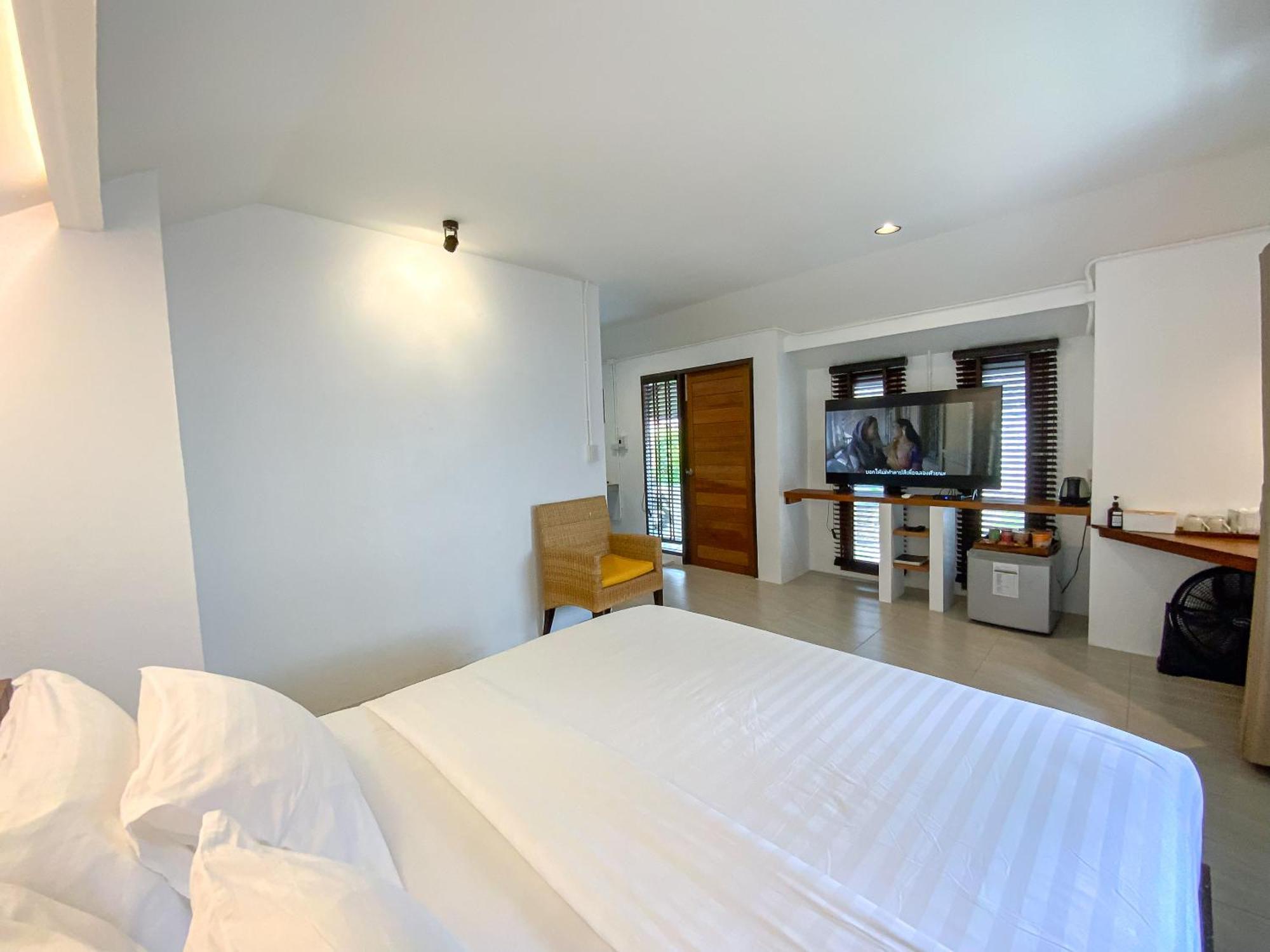 Chumphon Cabana Resort Hotel