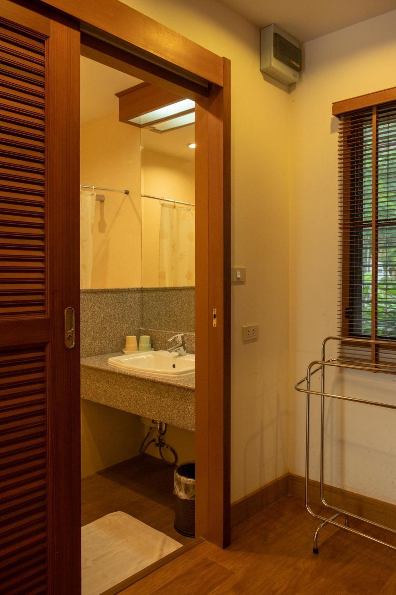 Sailom Bangsaphan 3* Bang Saphan