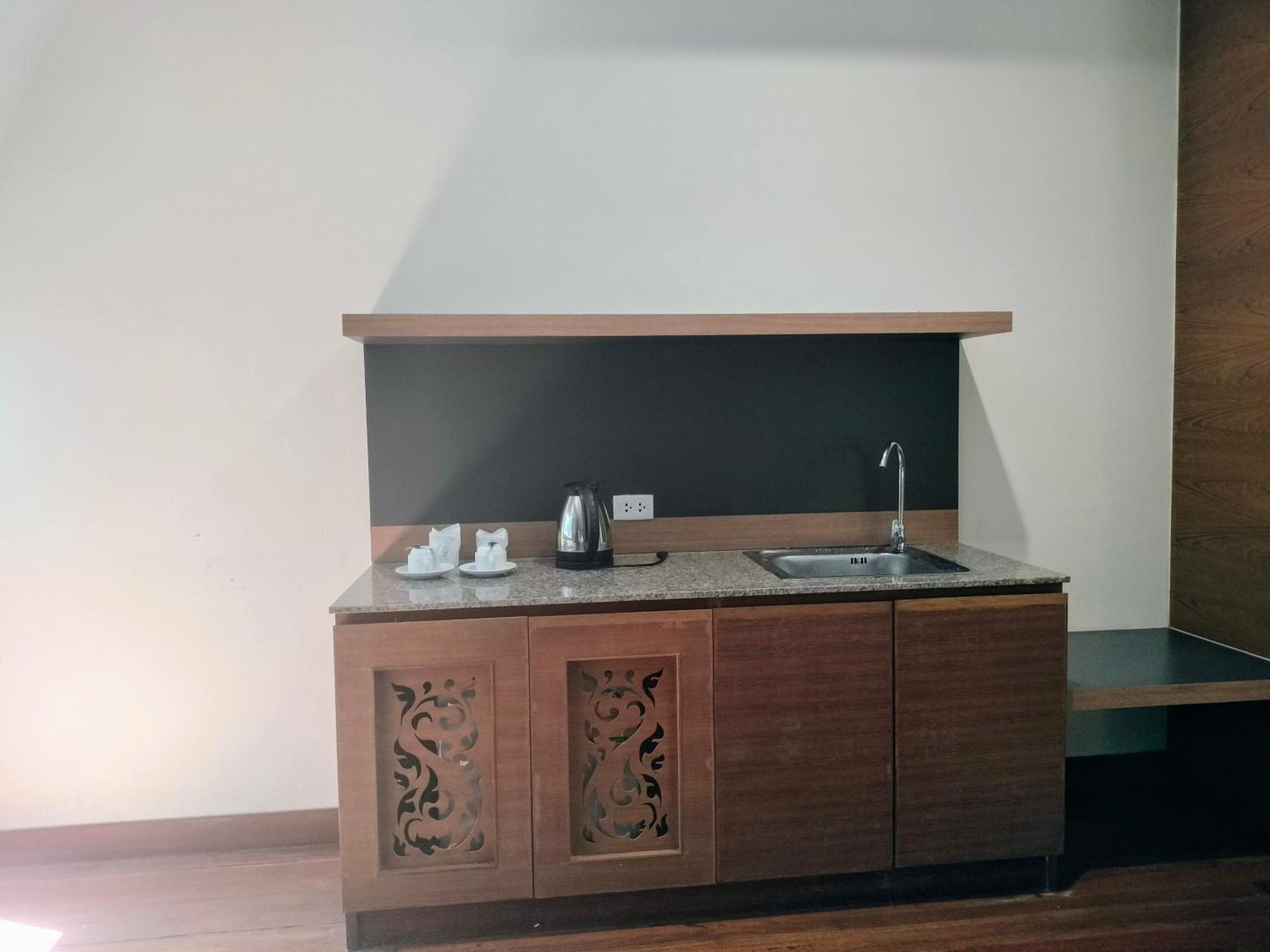 Baan Saikao Plaza & Service 2*