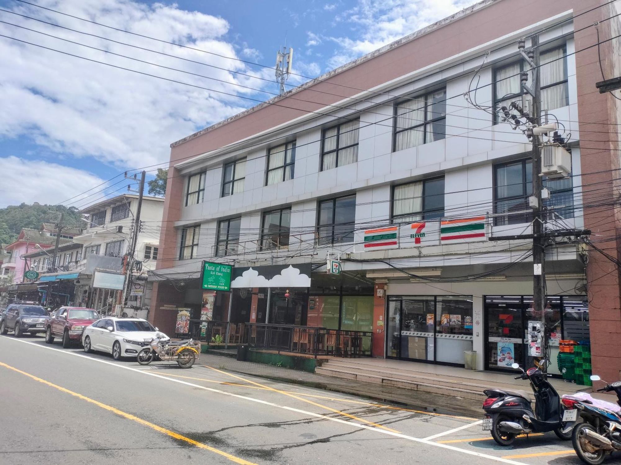 Baan Saikao Plaza & Service