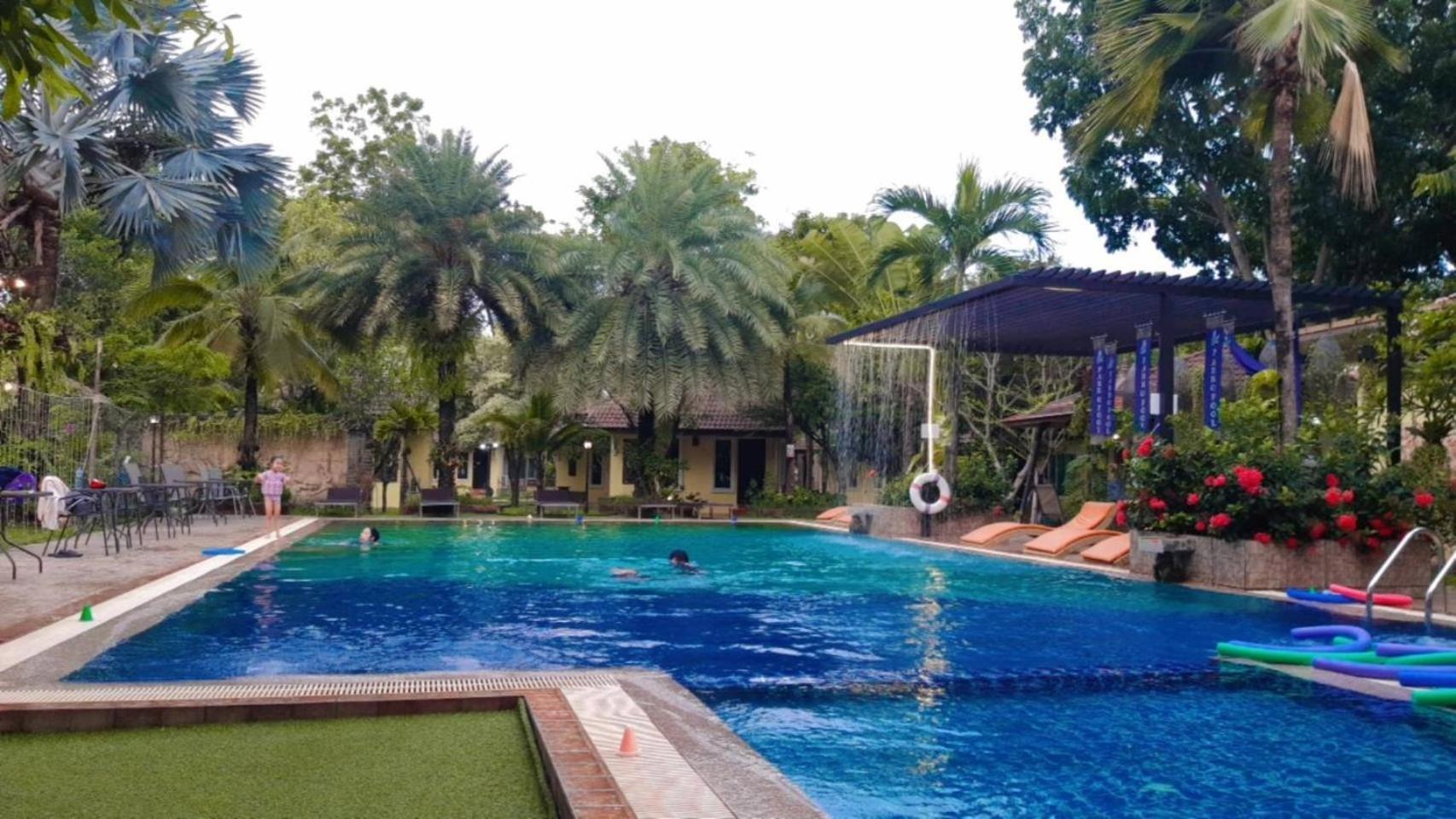 Hotel Park & Pool