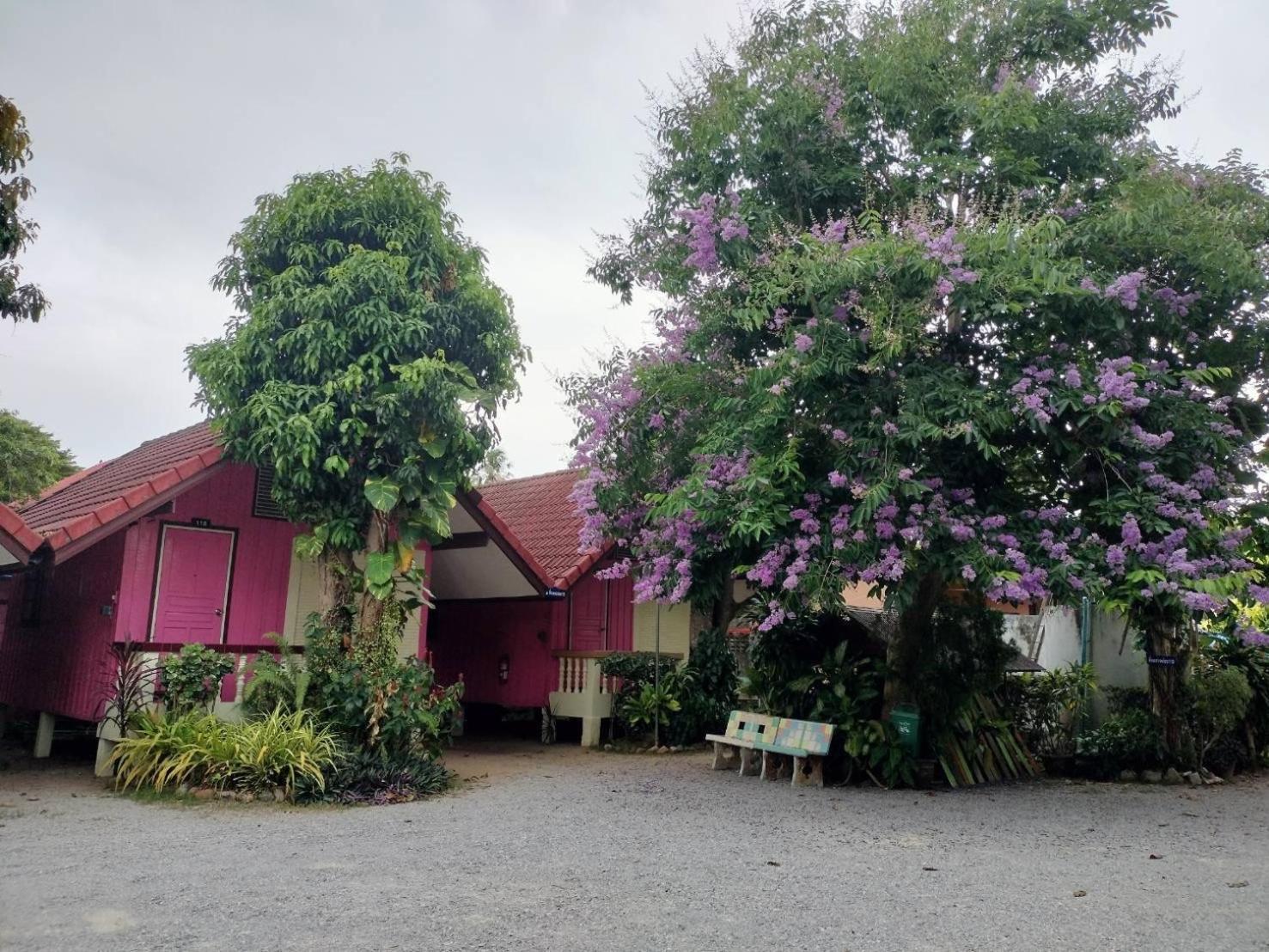 Resort Haad Somboon House *
