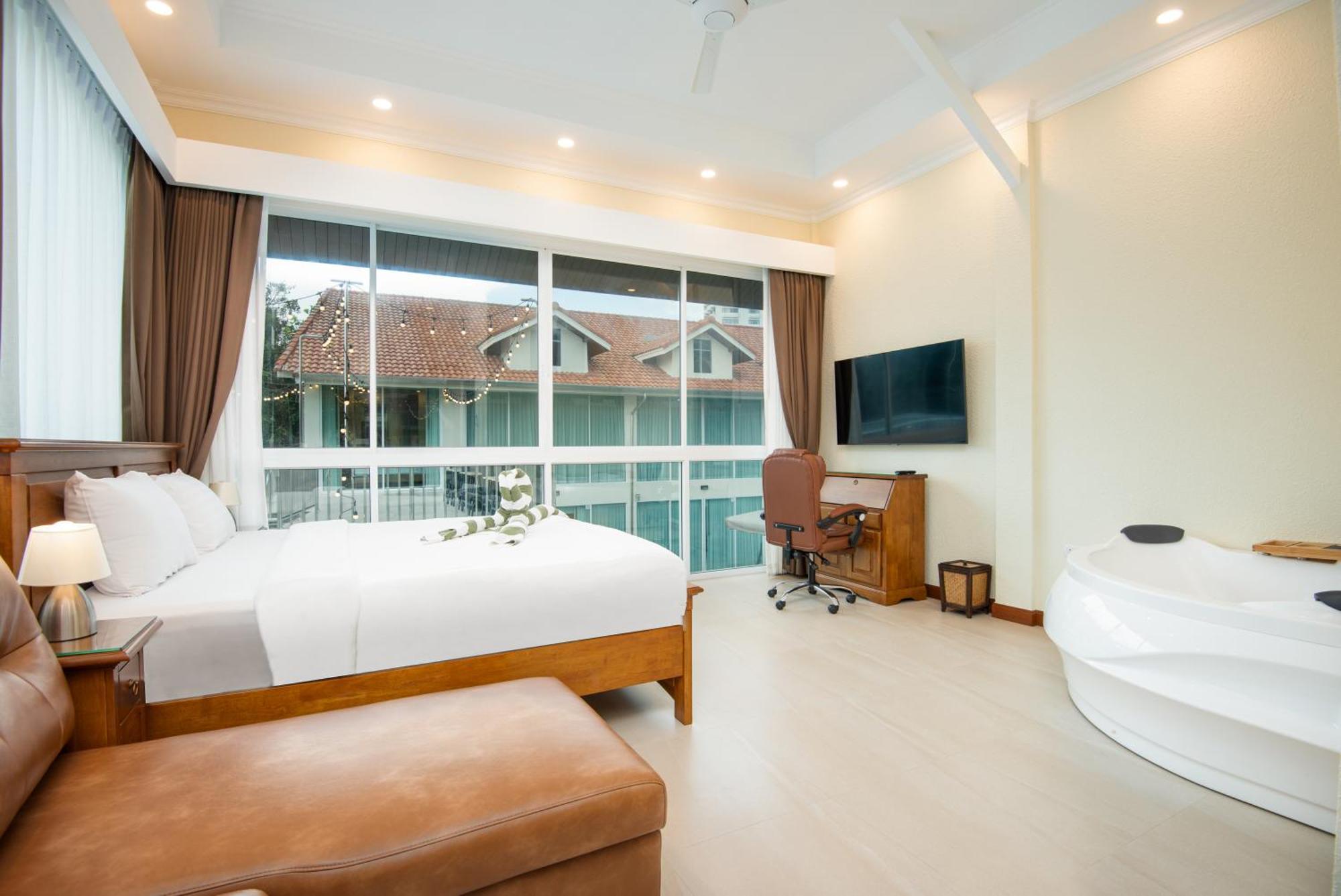 Pratamnak Luxury Resort