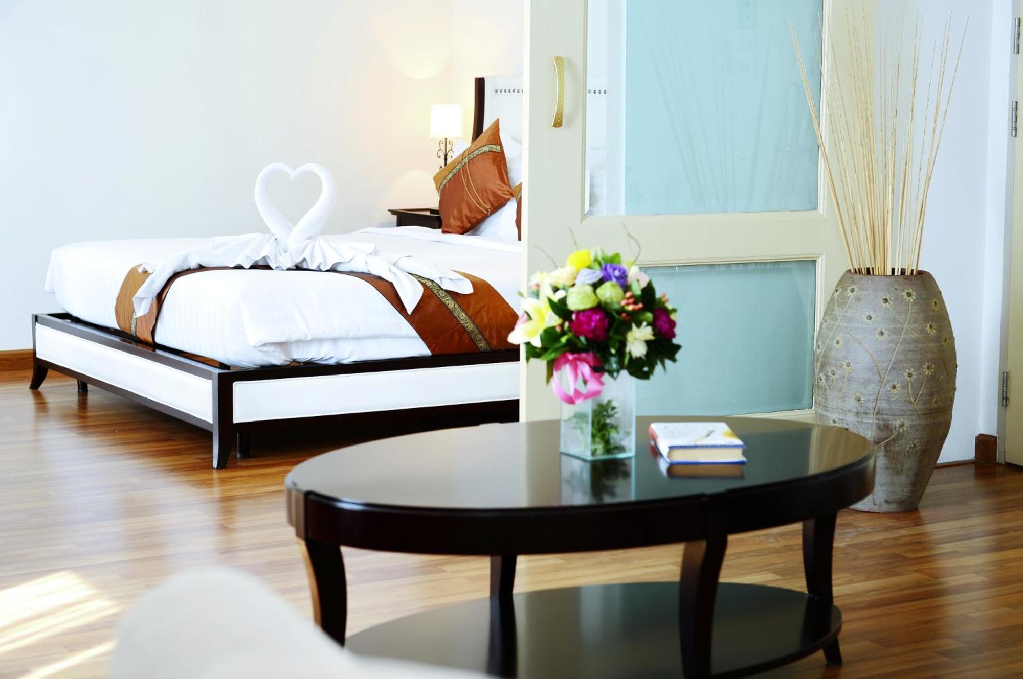 The Bless And Hotel Banguecoque