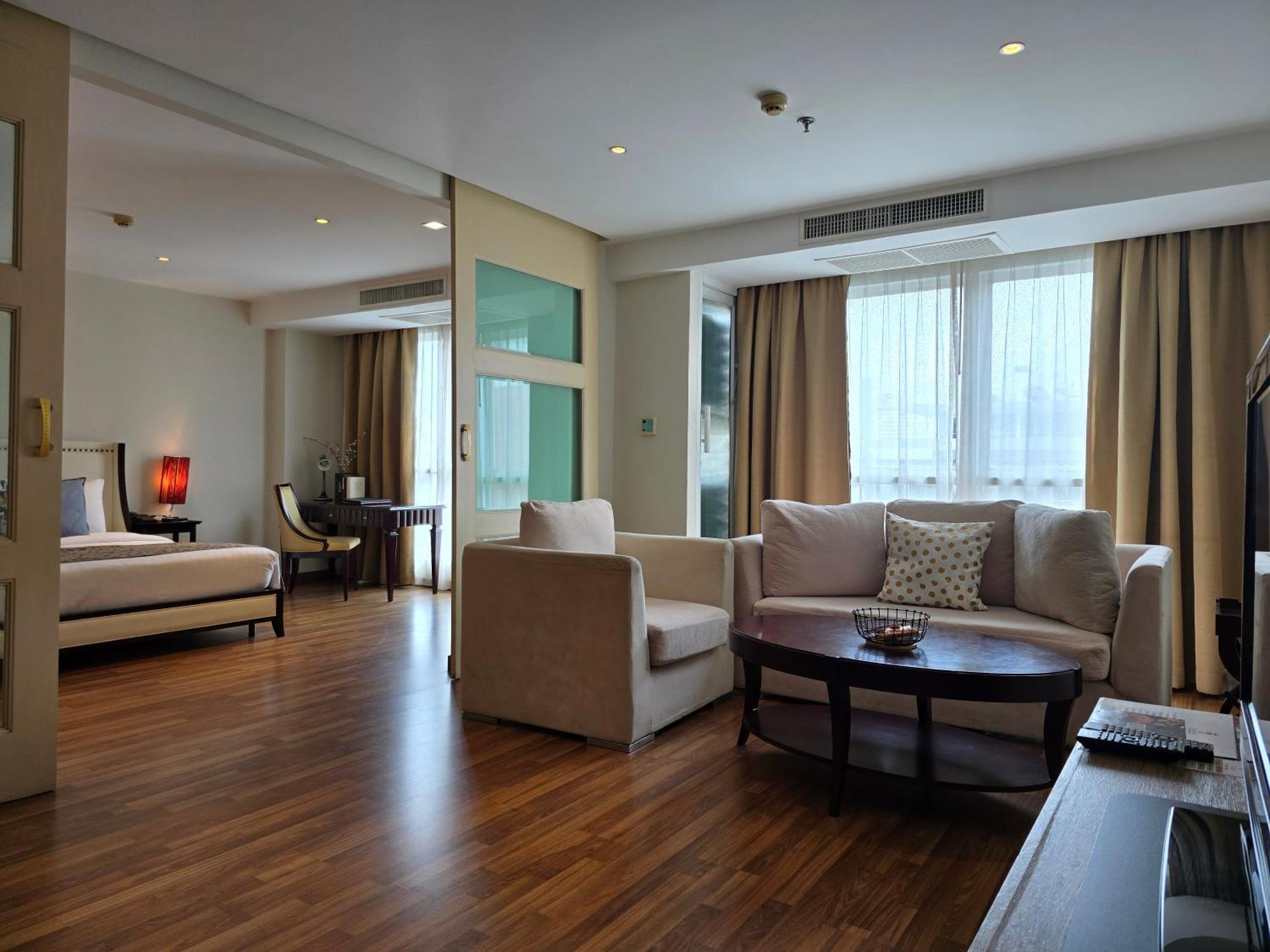 The Bless And Hotel Banguecoque