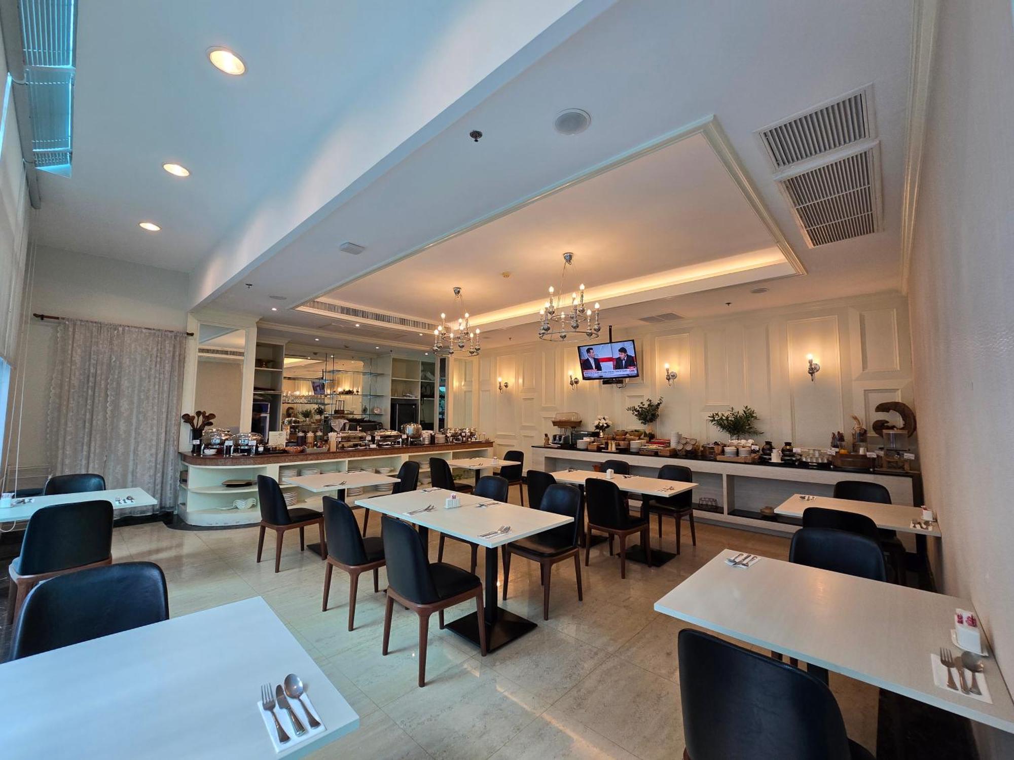 The Bless And Hotel Banguecoque