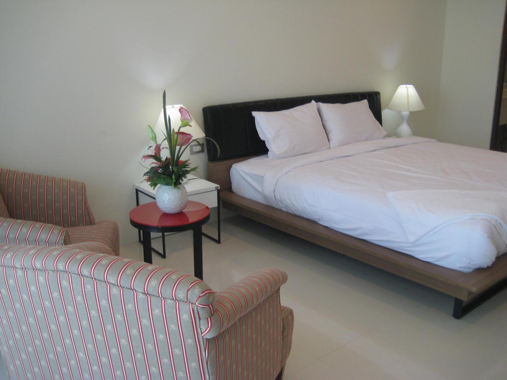 Tai-pan And Hua Hin