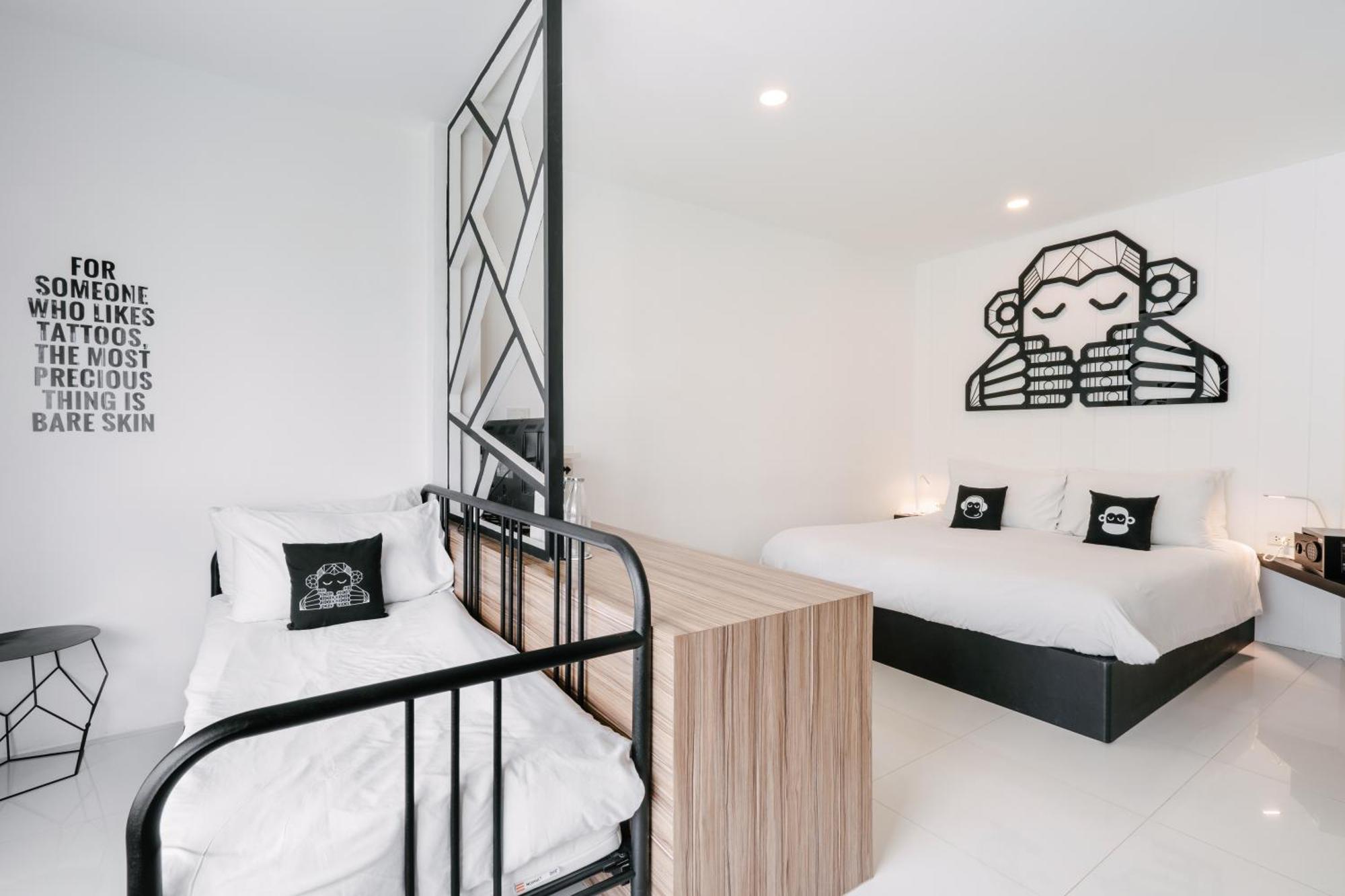 Blu Monkey Island Hotel