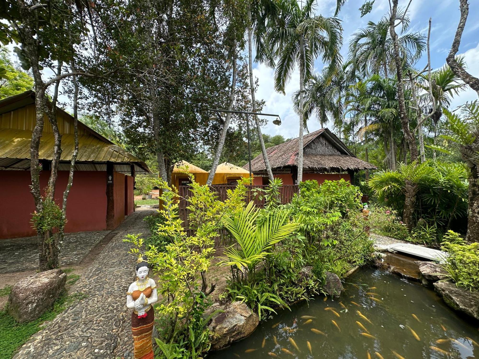 Sawasdee Lagoon Resort Thai Mueang