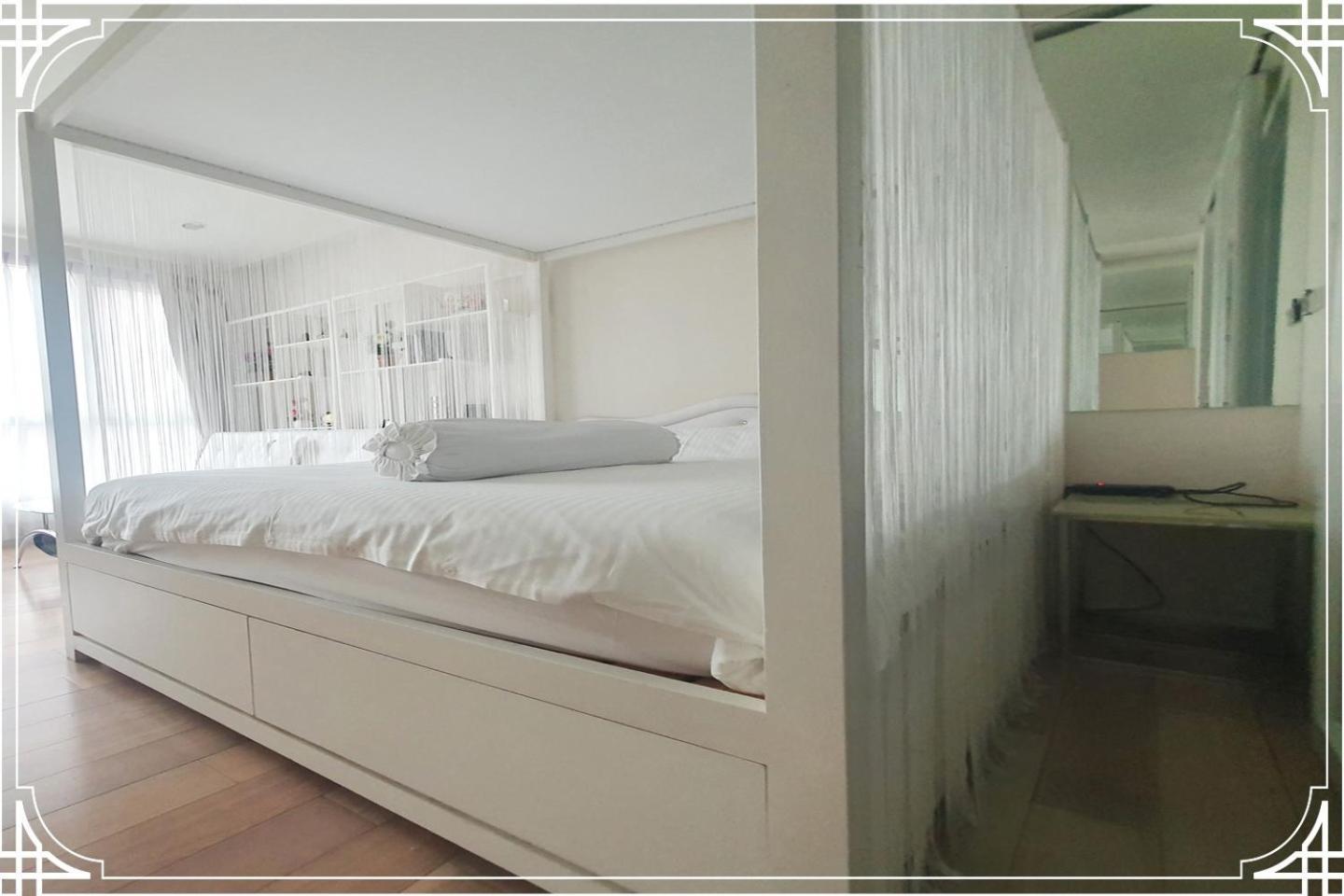 In Heart Of Apartment
