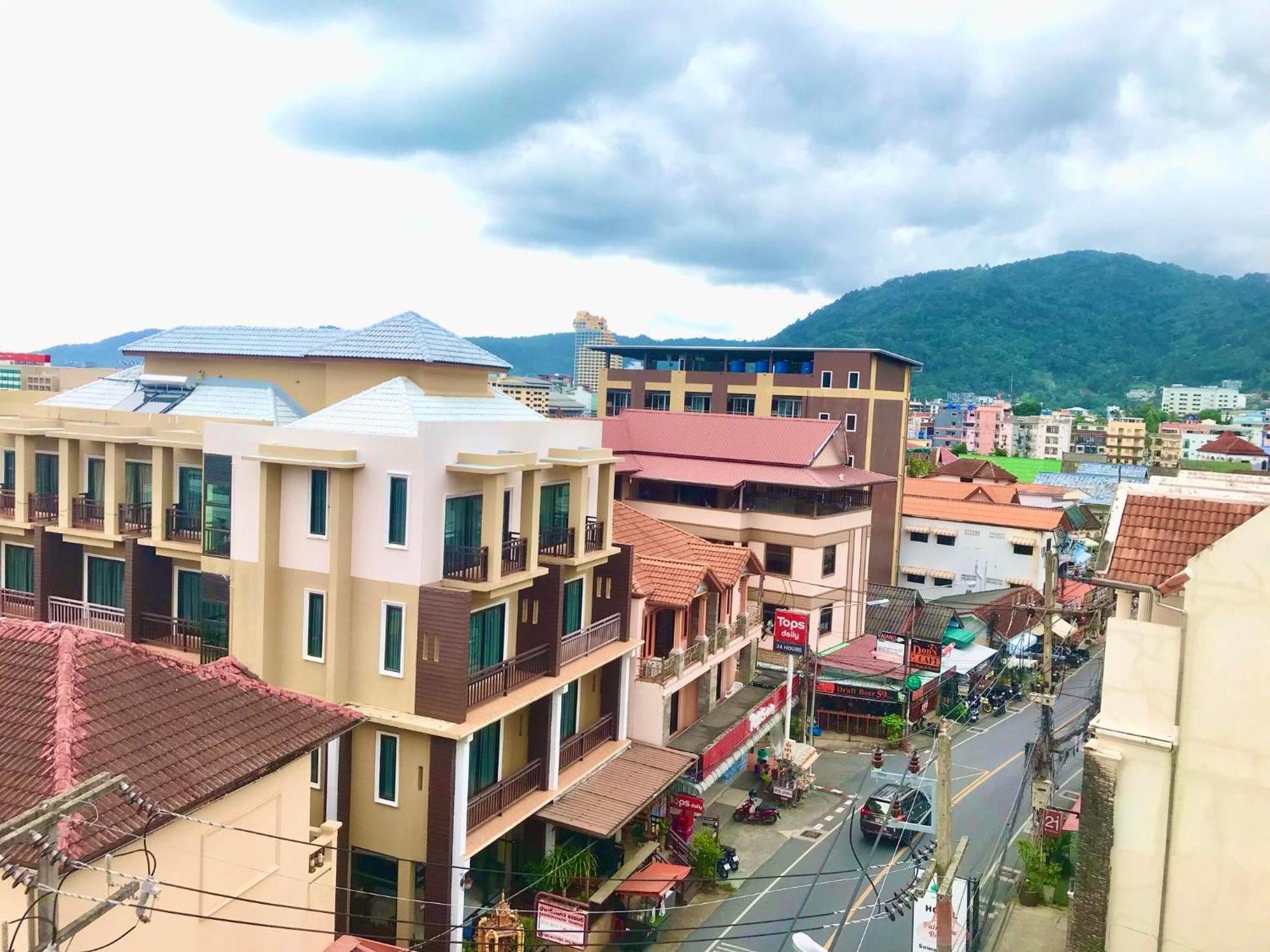 Acomodação com café da manhã  The Luka And Restaurant Patong