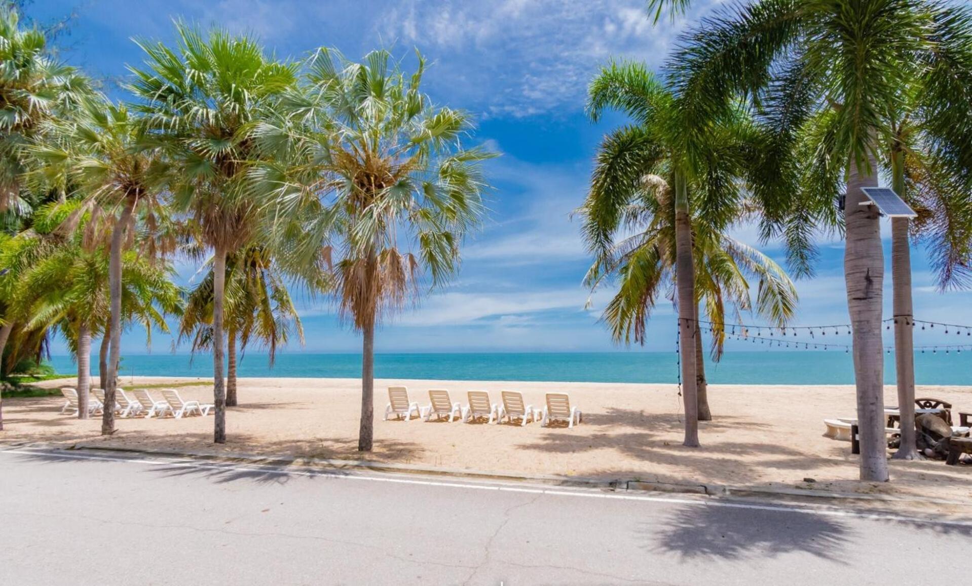 Beachfront With Balcony, Sea View & Pool View - Cha Am - Hua Hin * Cha-Am