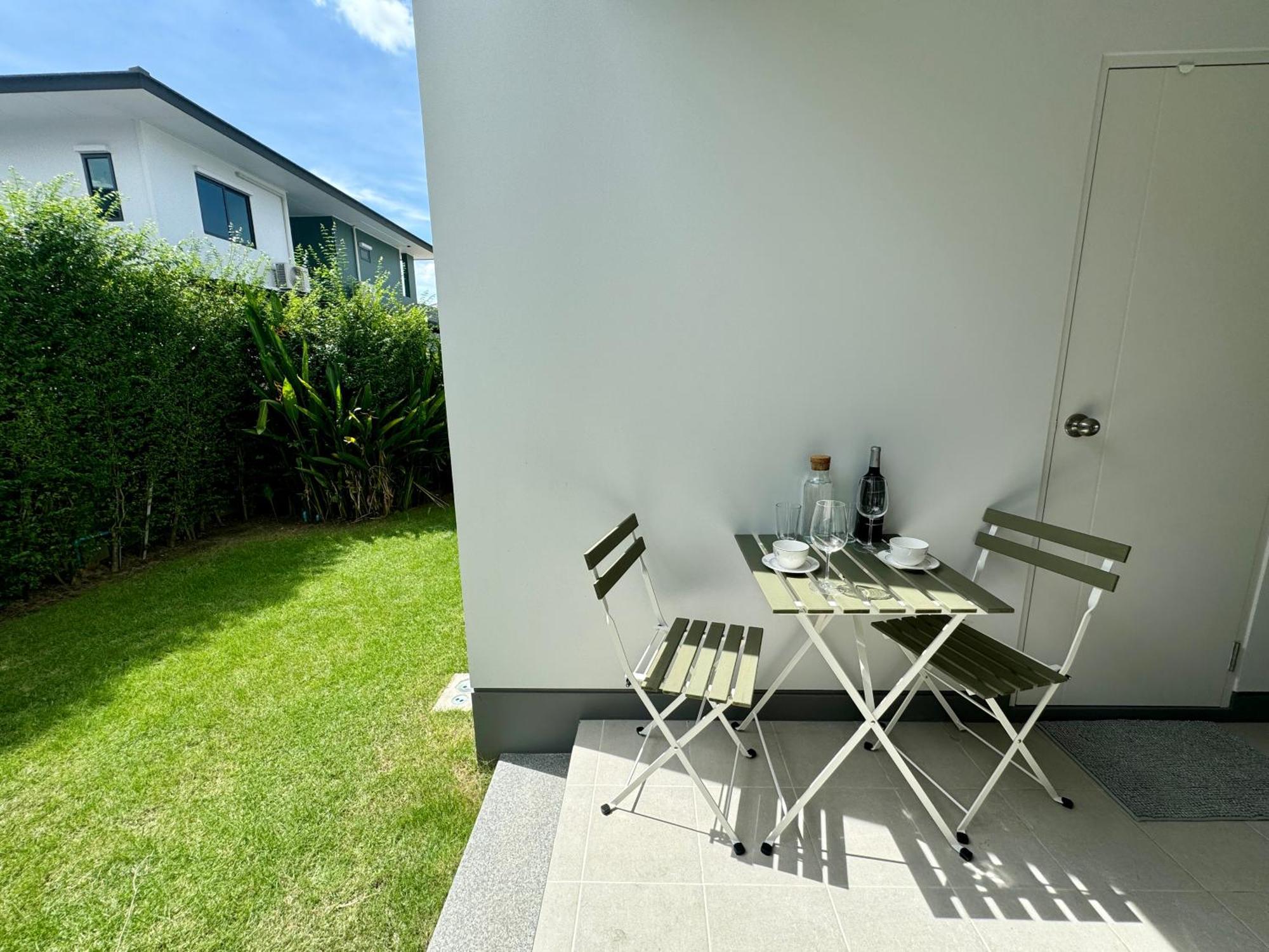 Garden With Private Entrance In Luxury
