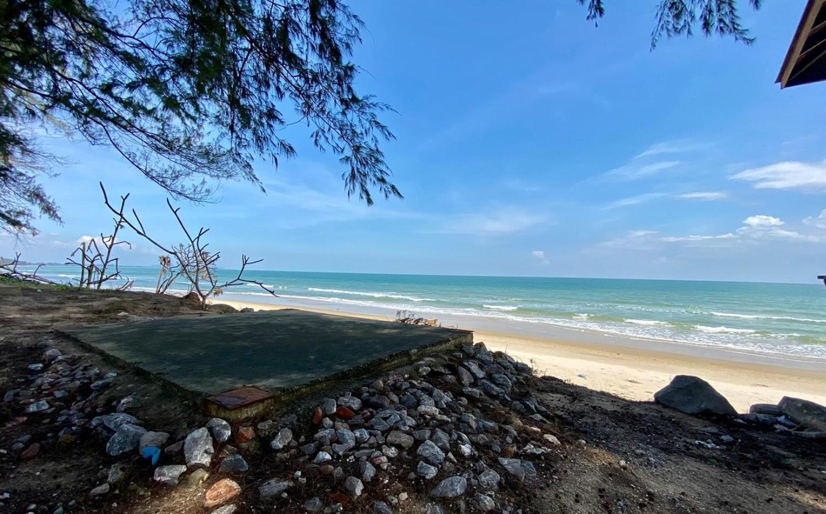 หาดทรายขาวรีสอร์ท Bang Saphan
