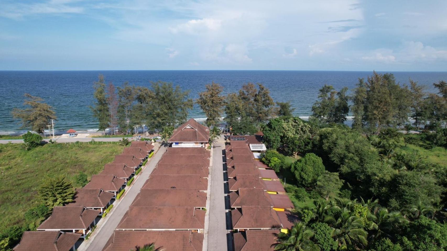 Guest house หาดทรายขาวรีสอร์ท