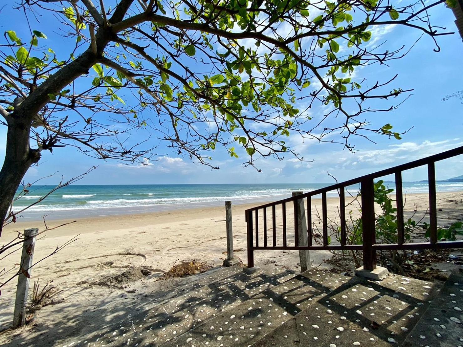 Guest house หาดทรายขาวรีสอร์ท *