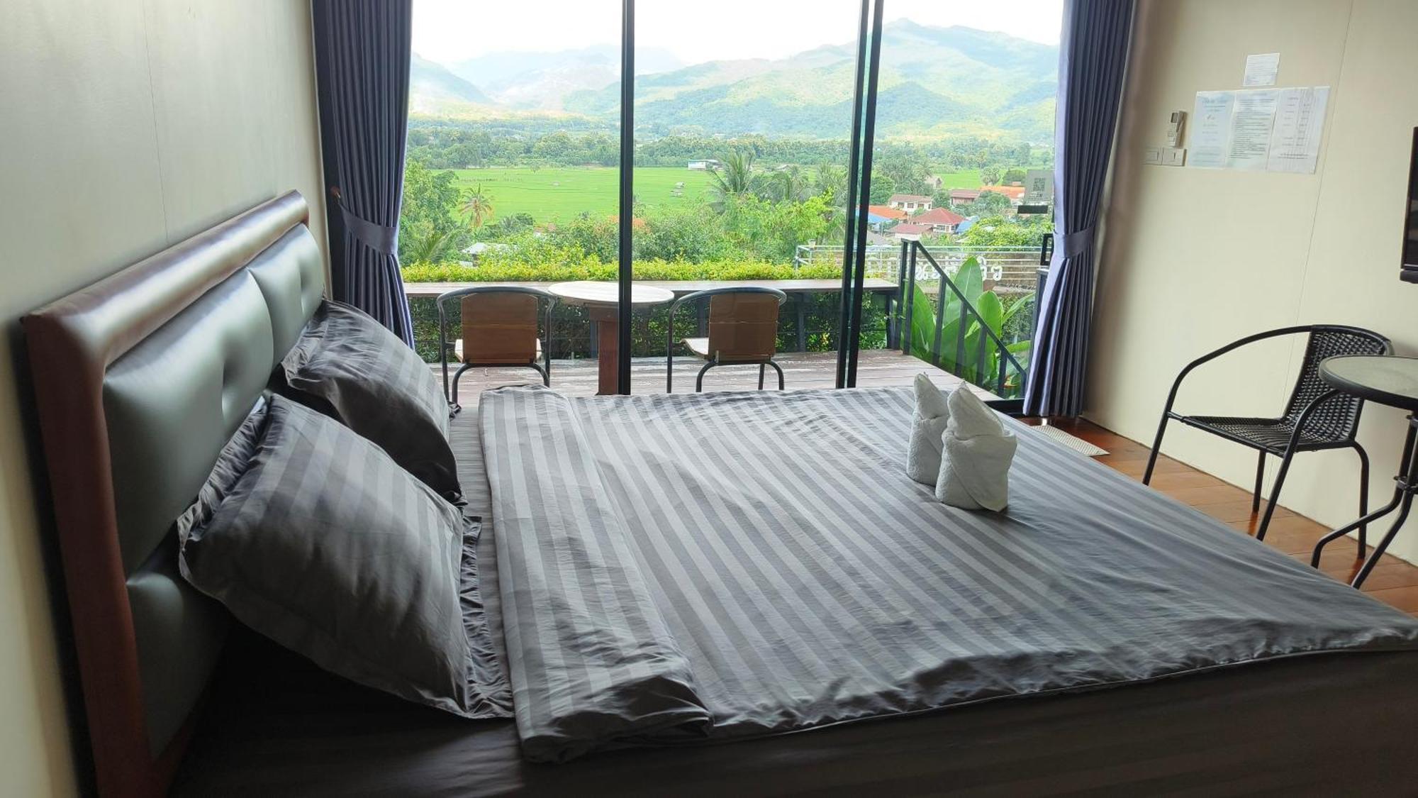 นะลาวิว Nala View Guest house Pua
