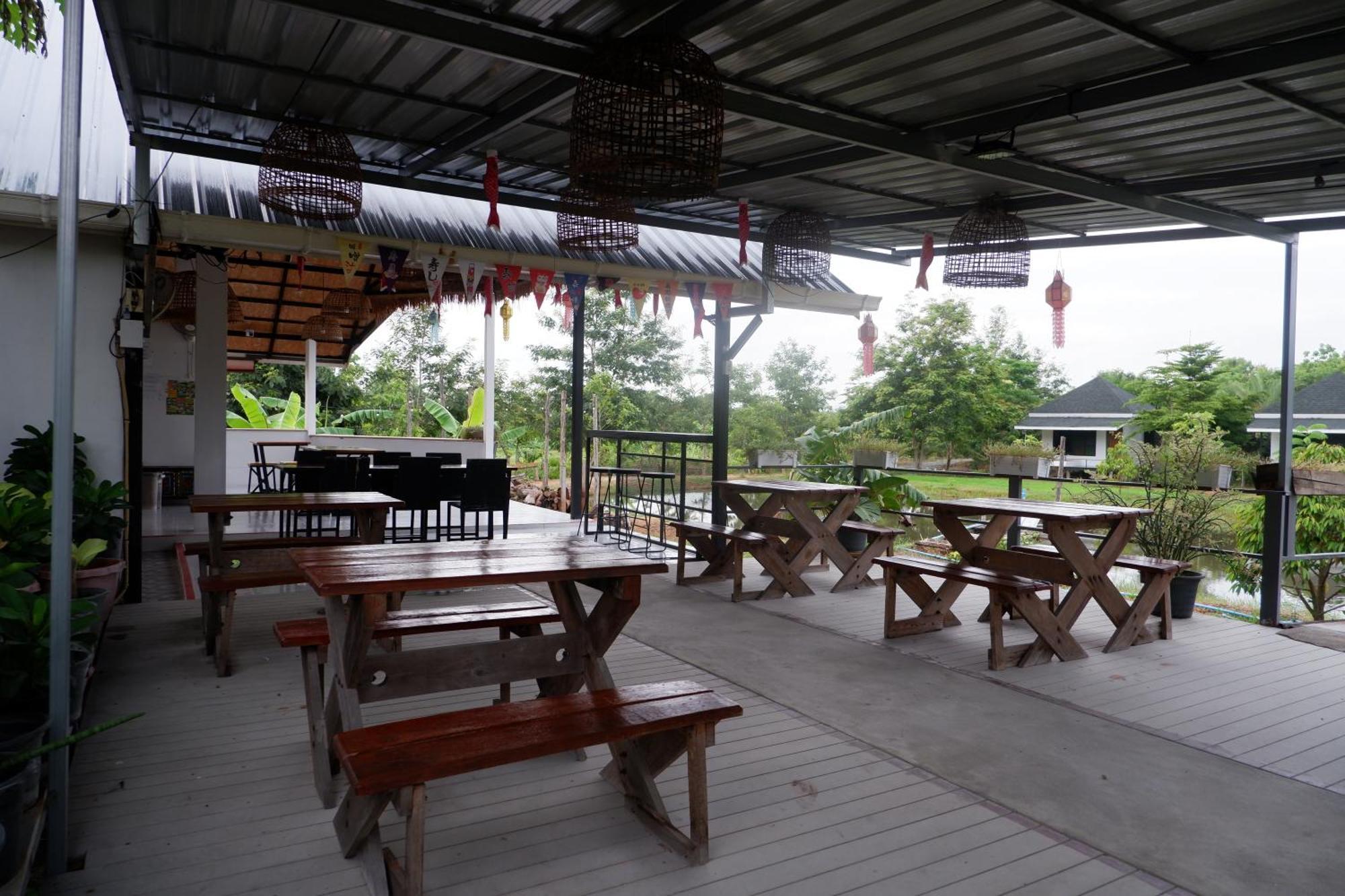 Resort Nok Chan Mee Na 3*