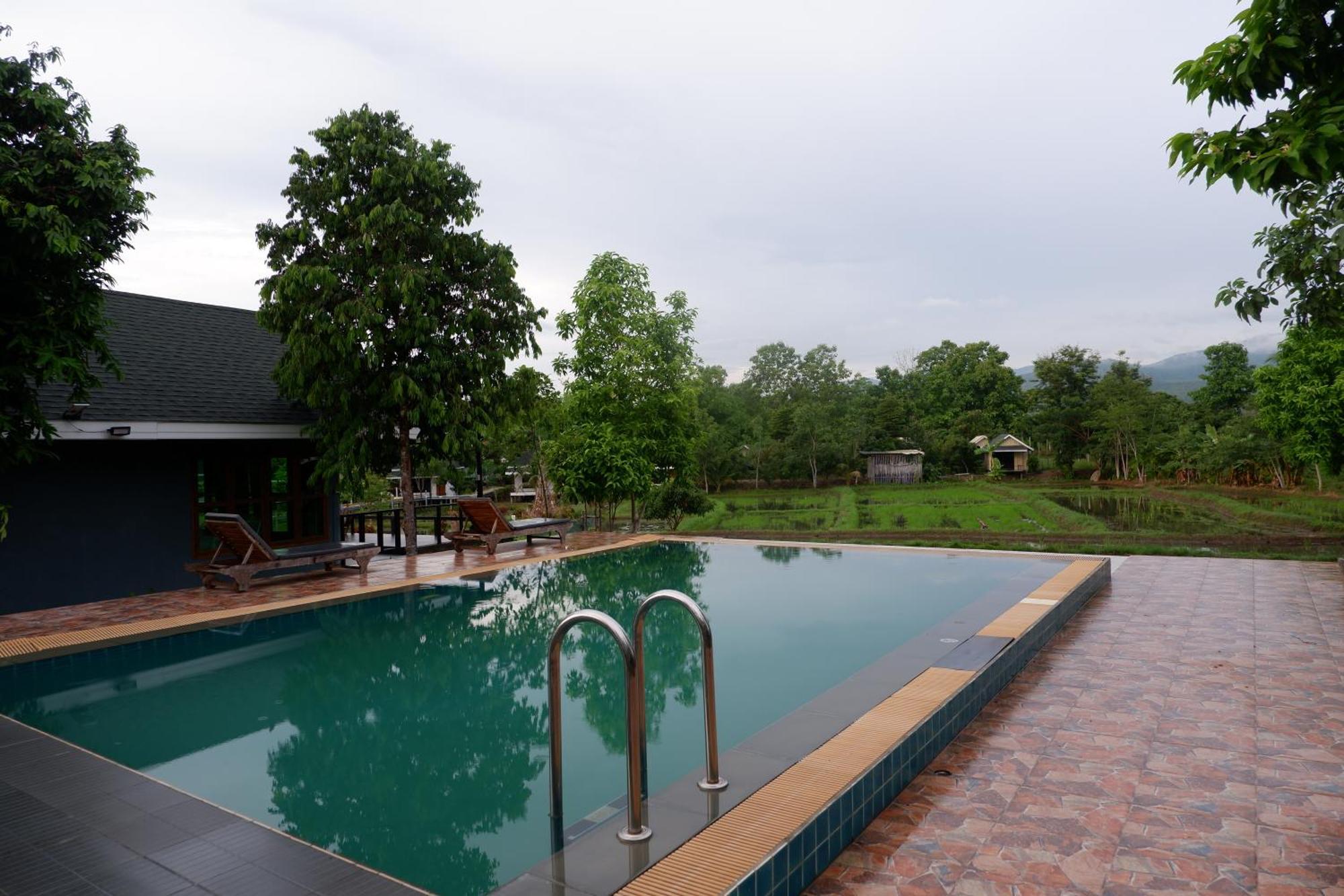 Resort Nok Chan Mee Na Chom Thong
