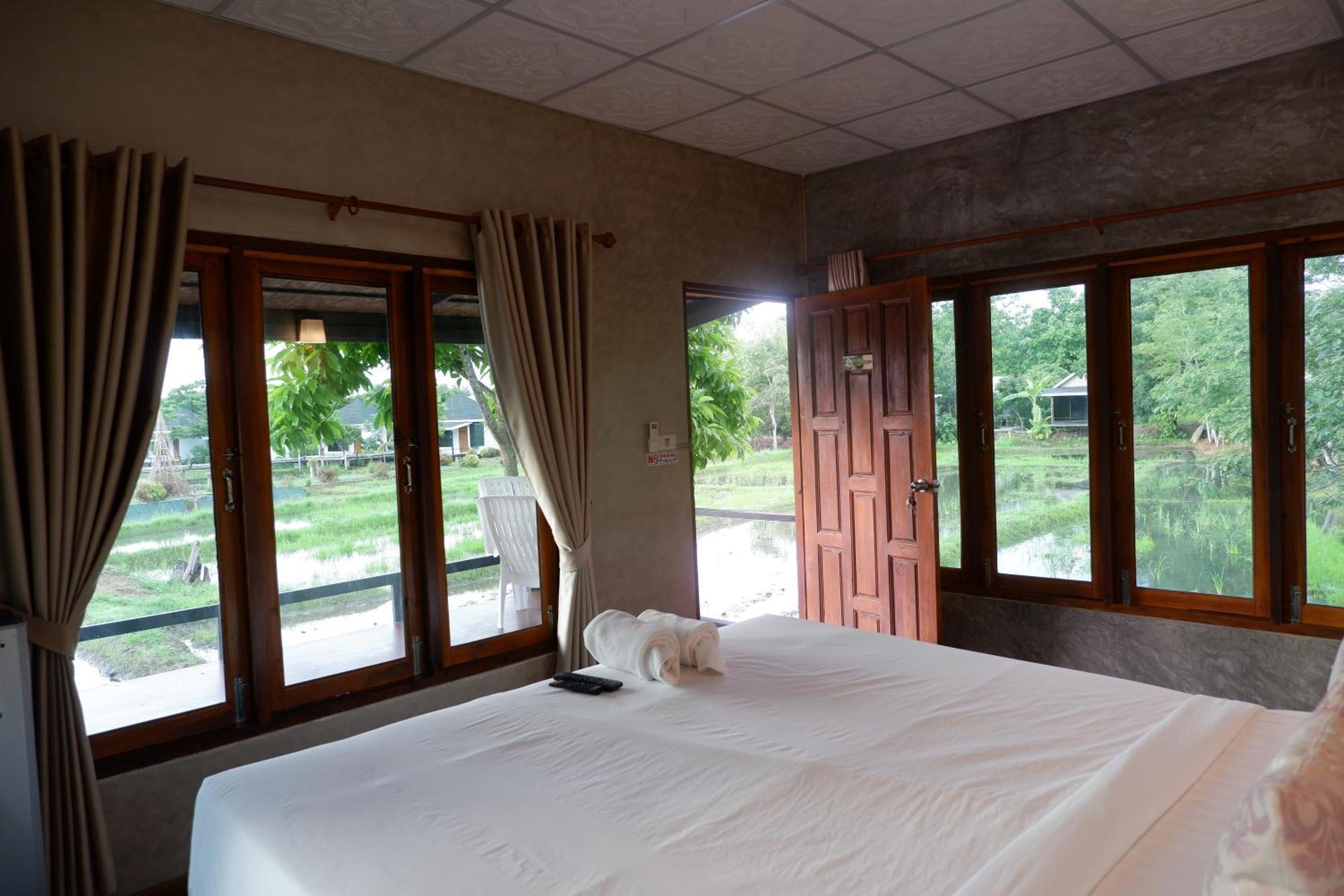 Resort Nok Chan Mee Na