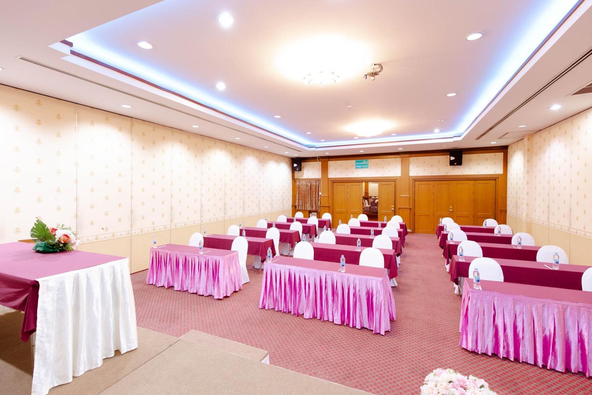 Gardens Hotel 3*