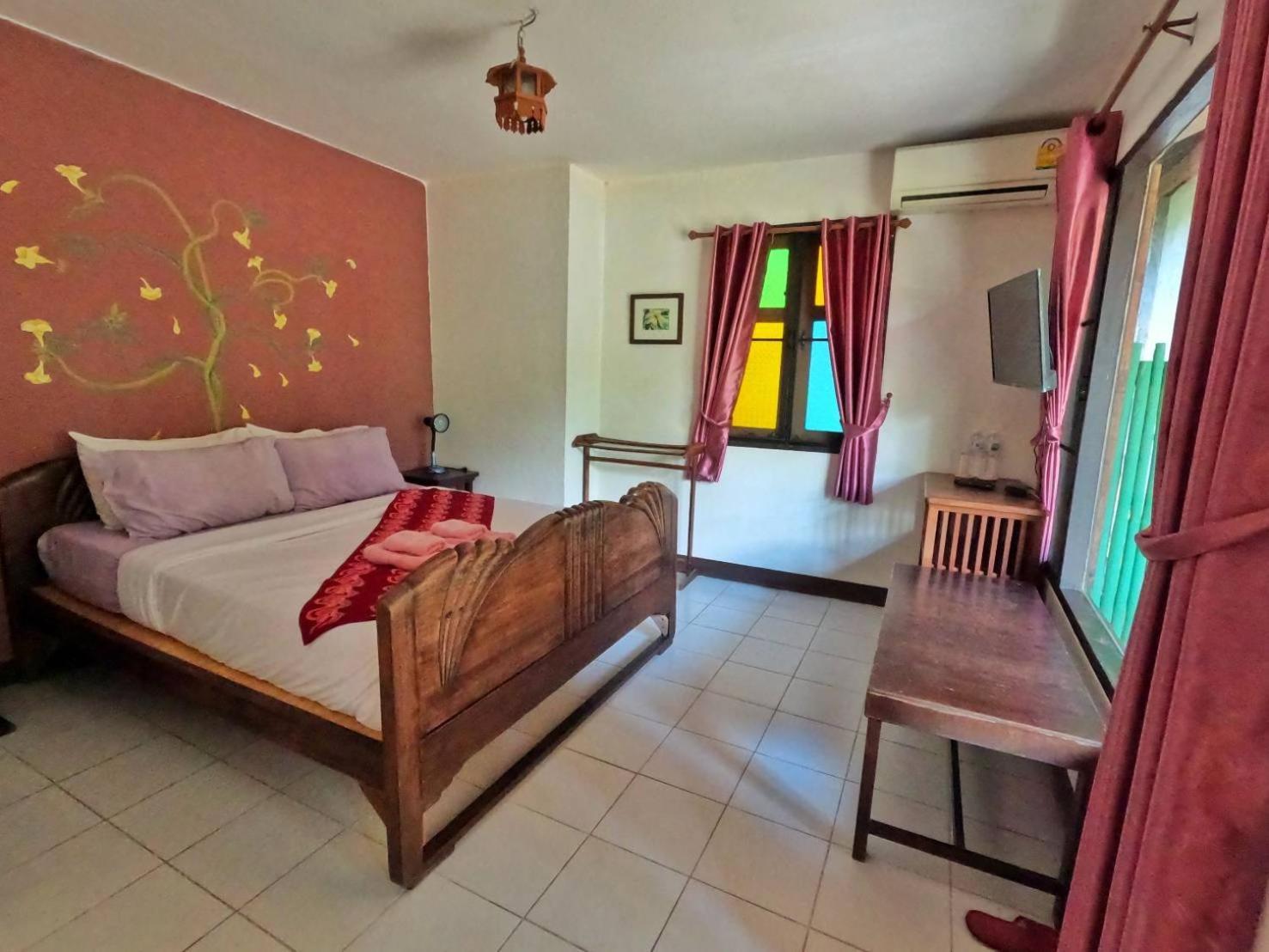 Hotel Baan Mai Kon Muang