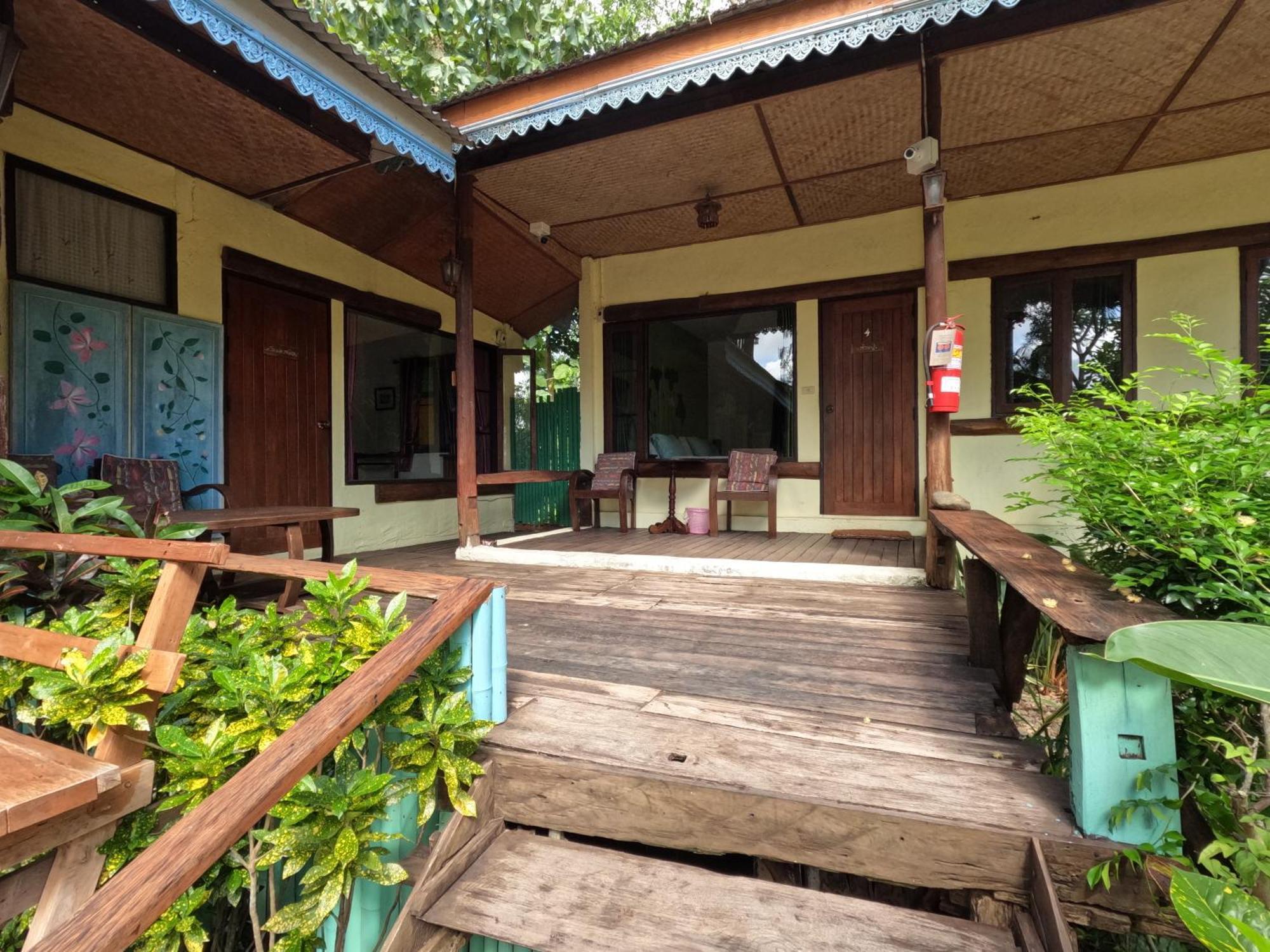 Hotel Baan Mai Kon Muang