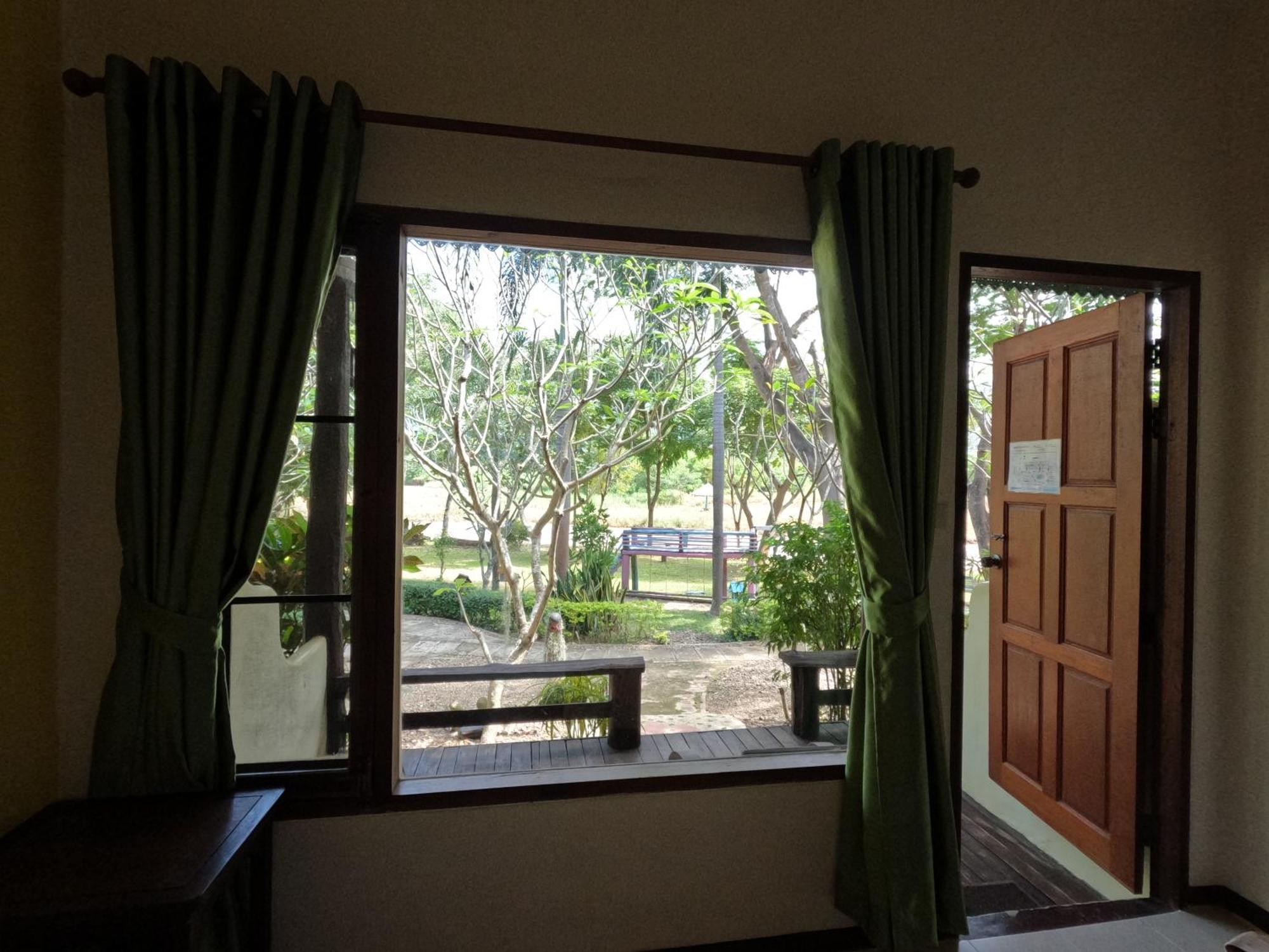 Hotel Baan Mai Kon Muang 2*