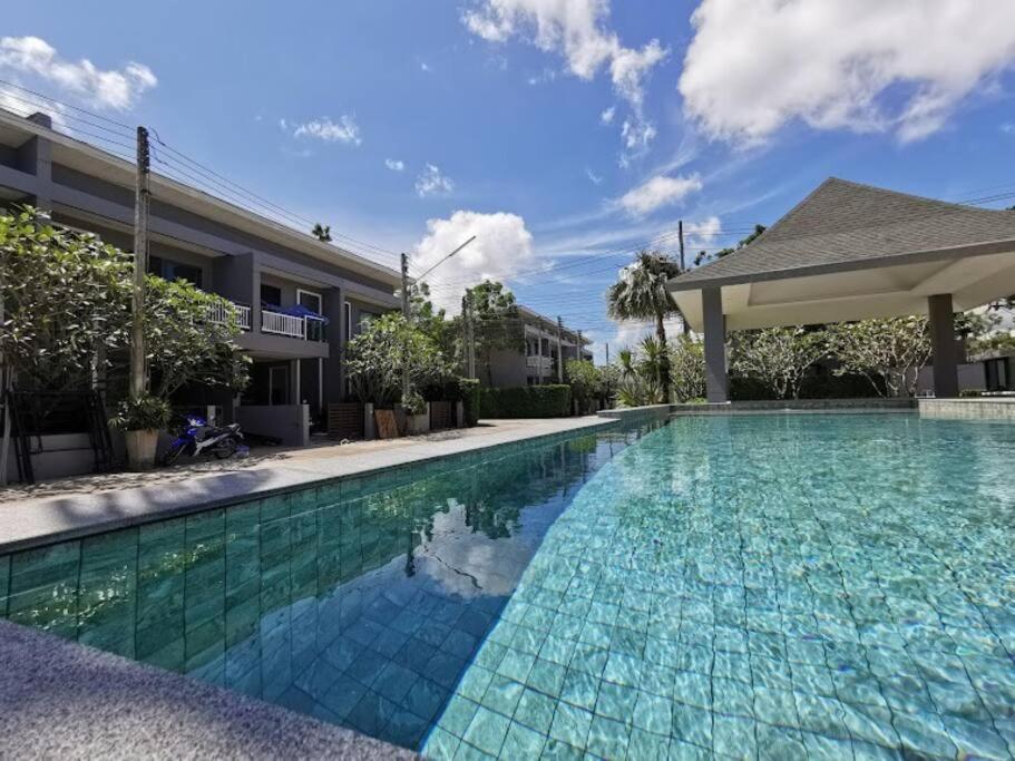 Villa Bangtao 2 Bedroom Corner Pool Access Phuket Ban Pak Lak