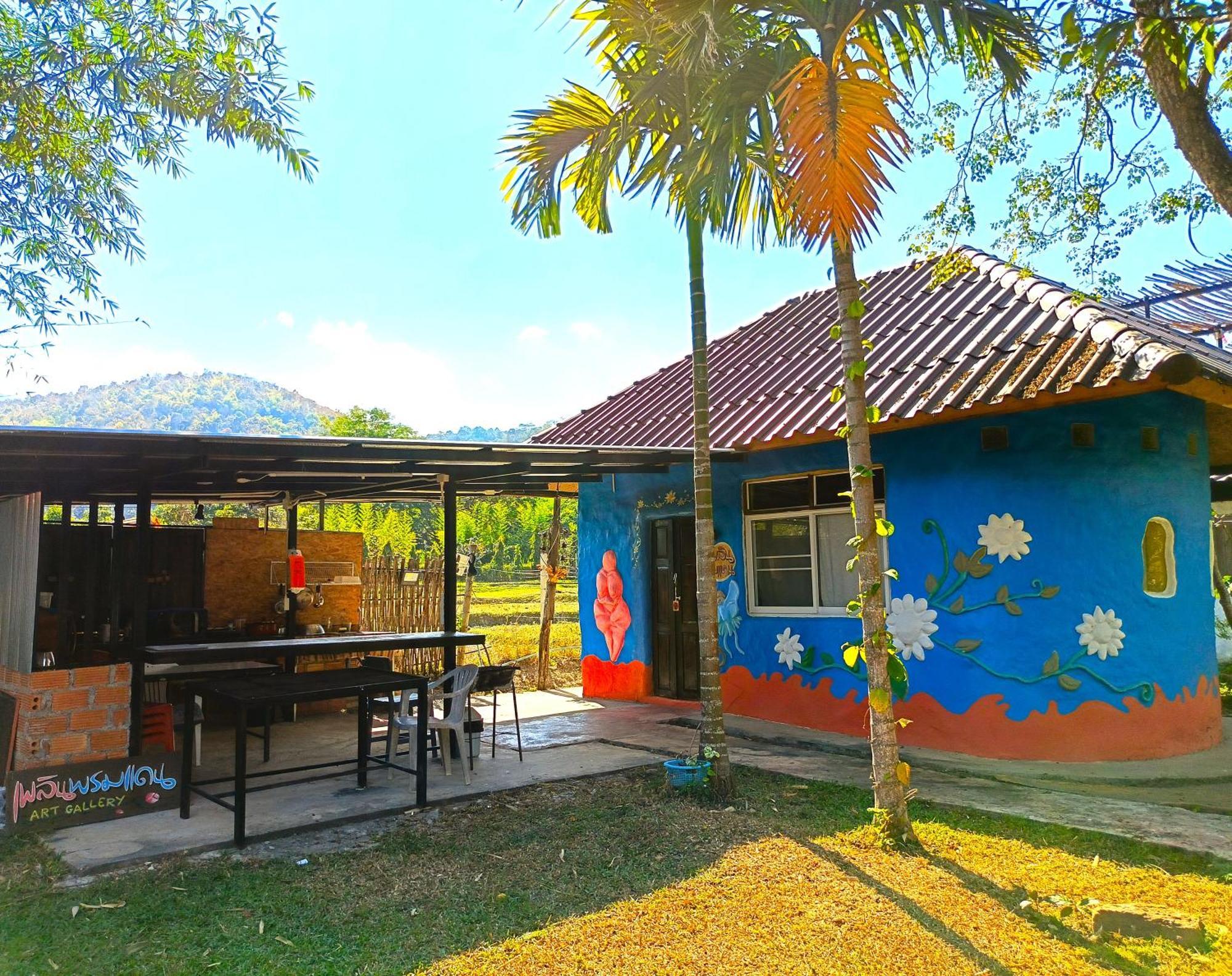Guest house อยู่ดินกินดีฟาร์มสเตย์ Mae Rim